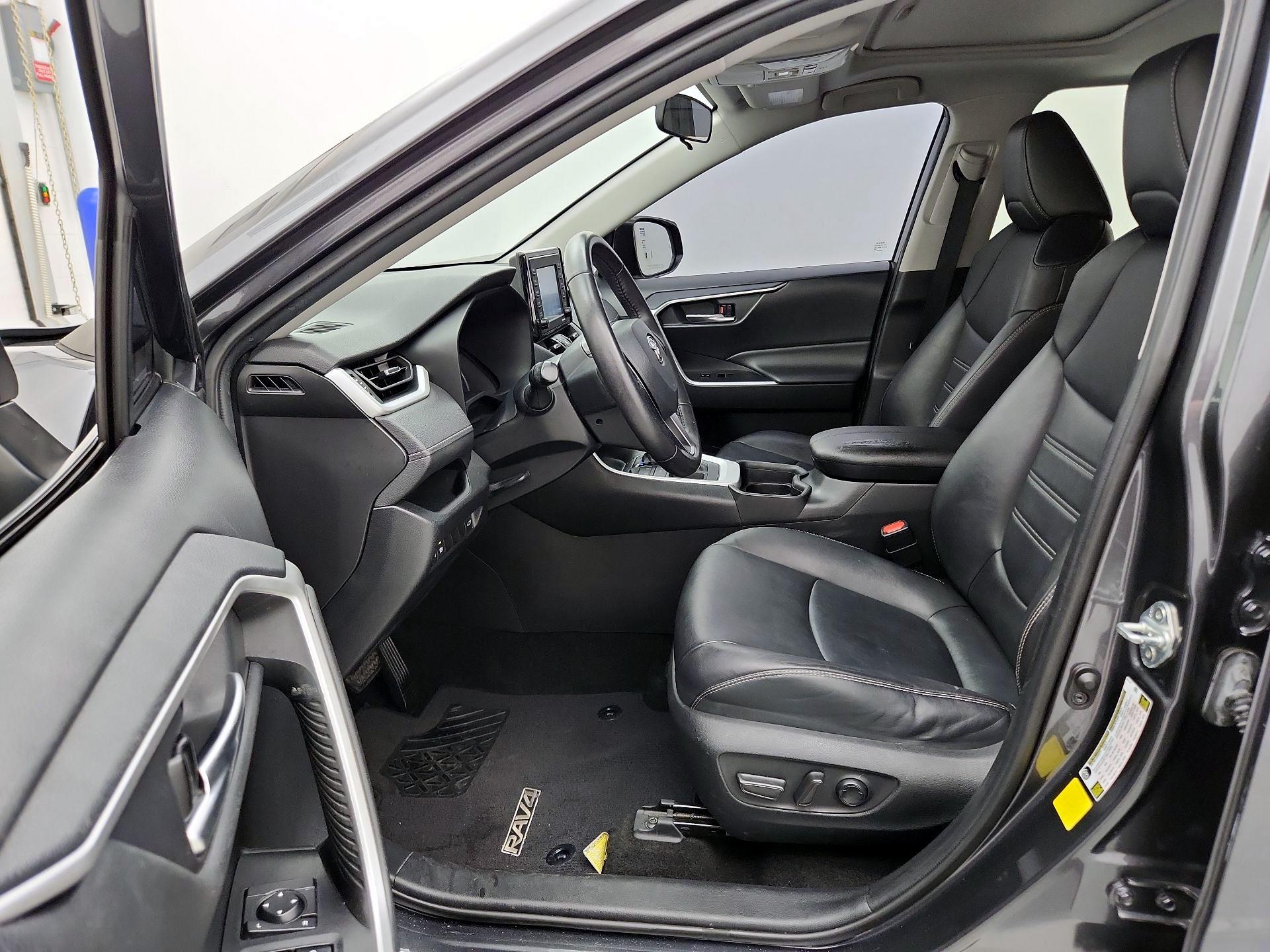 Thumbnail: 2021 Toyota RAV4 - 11