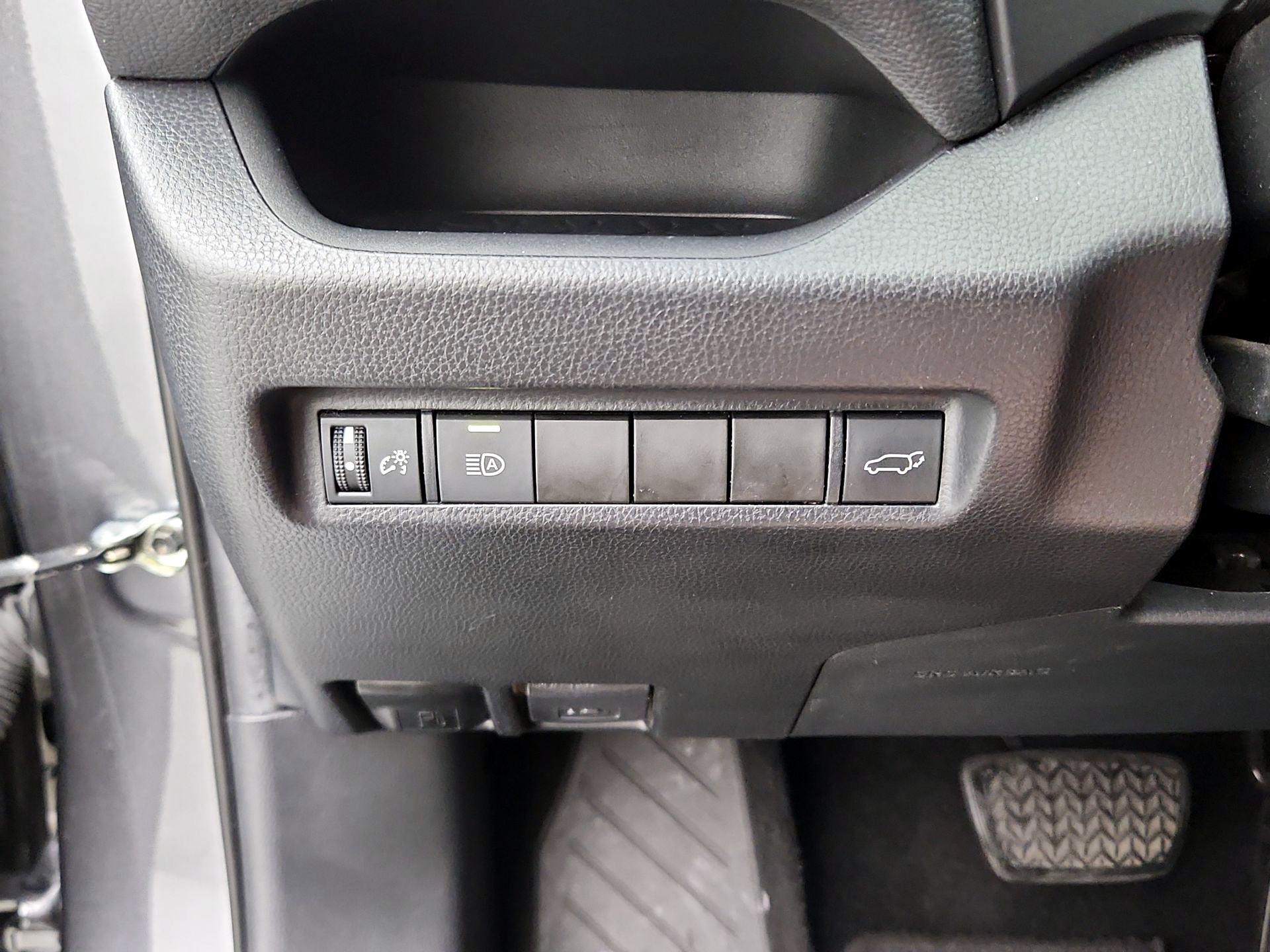 Thumbnail: 2021 Toyota RAV4 - 13