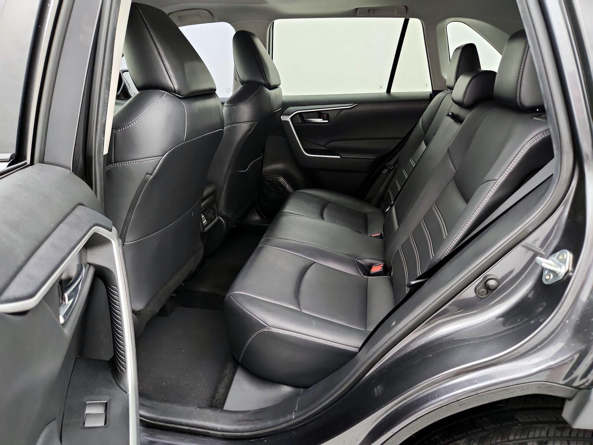 Thumbnail: 2021 Toyota RAV4 - 20