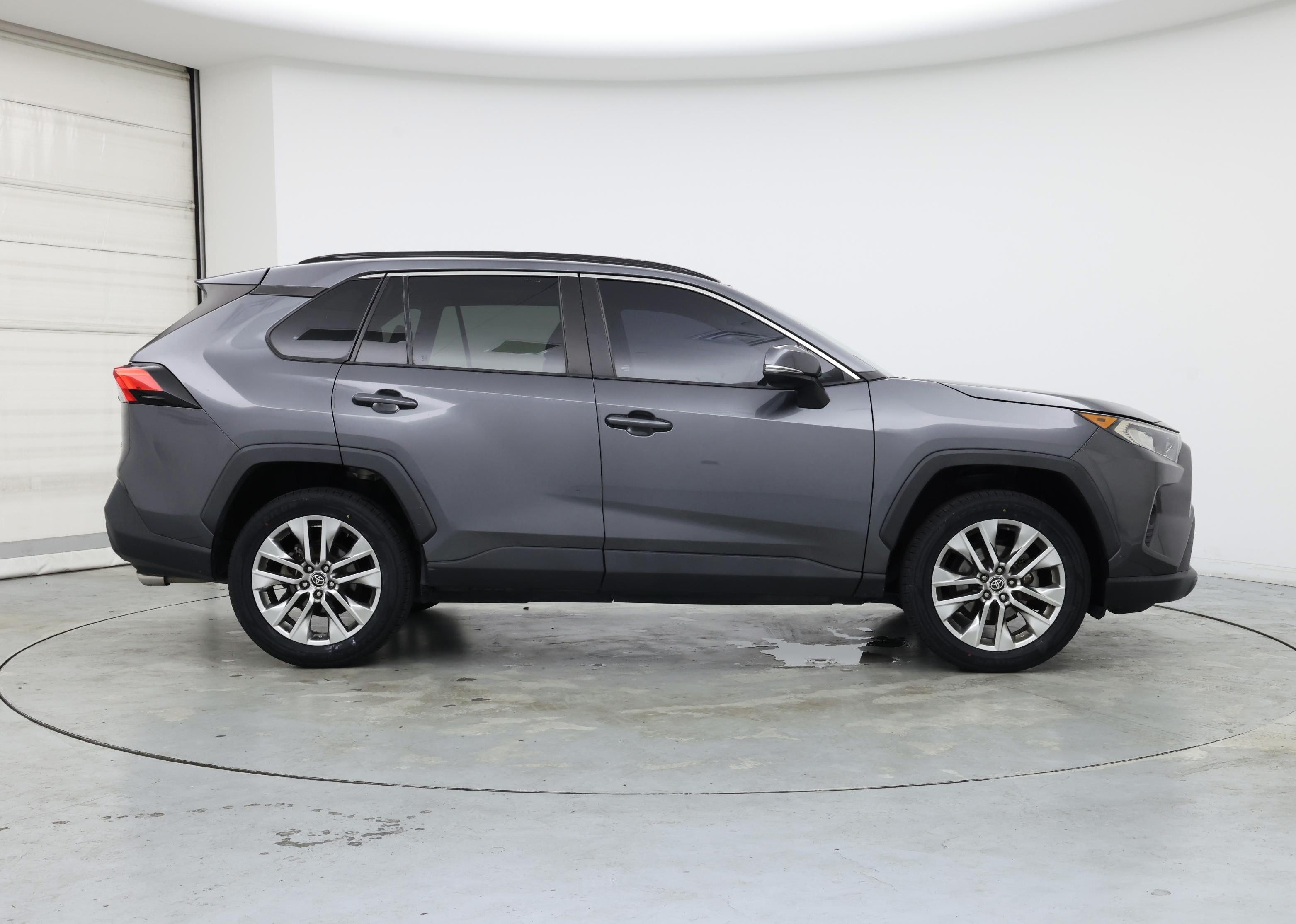 Thumbnail: 2021 Toyota RAV4 - 7