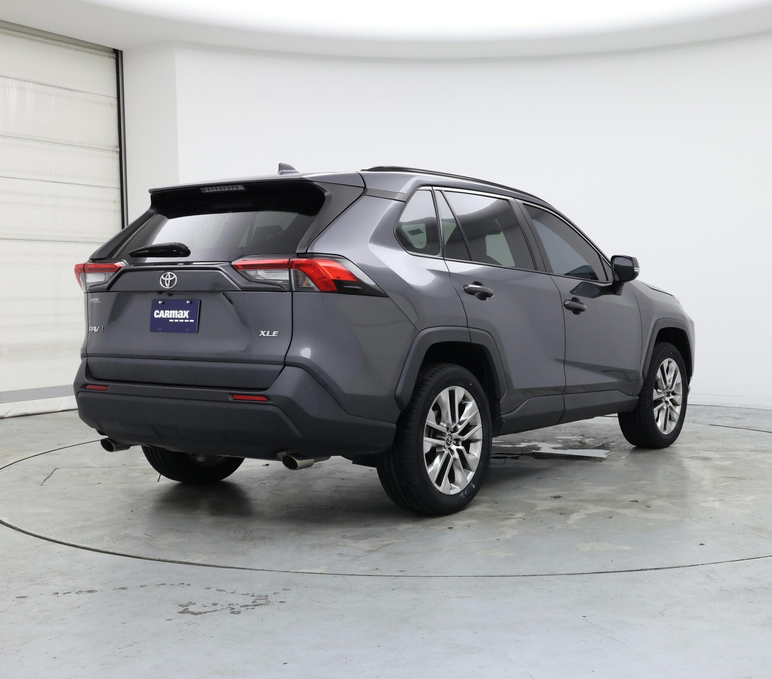 Thumbnail: 2021 Toyota RAV4 - 8