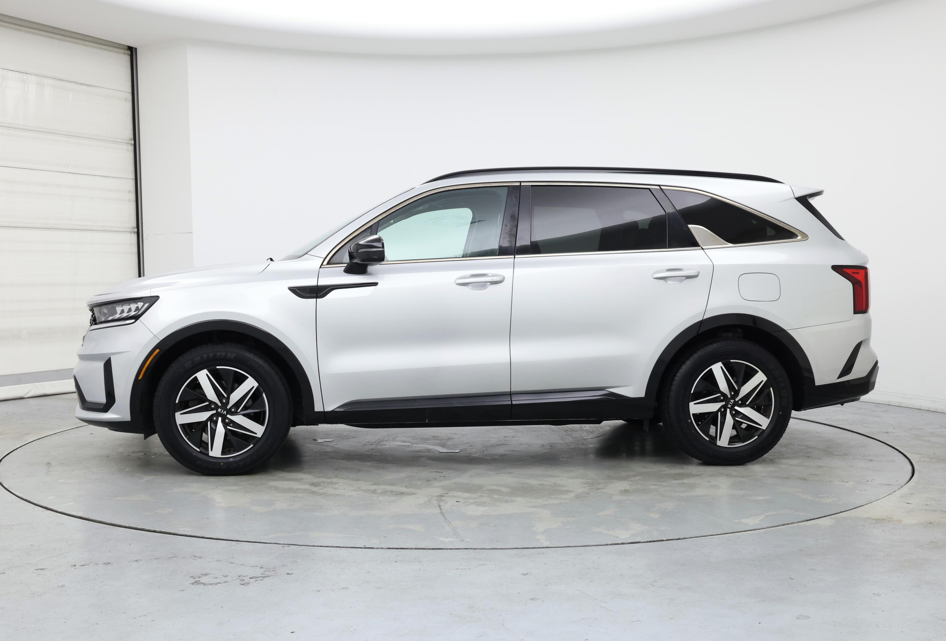 Thumbnail: 2021 Kia Sorento - 3