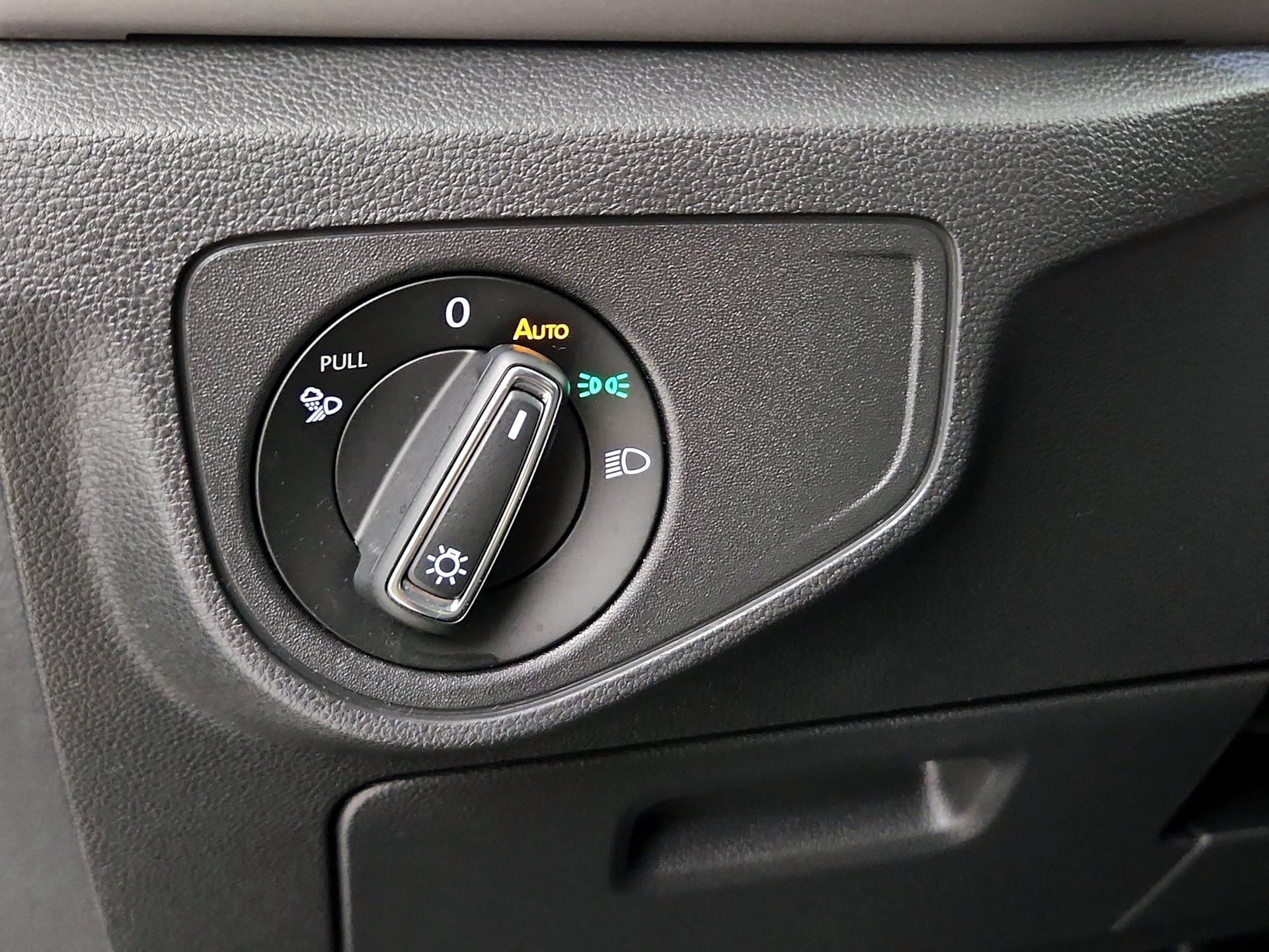 Thumbnail: 2021 Volkswagen Atlas - 13