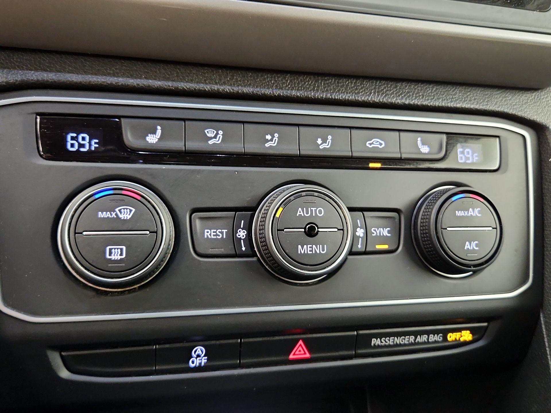 Thumbnail: 2021 Volkswagen Atlas - 16