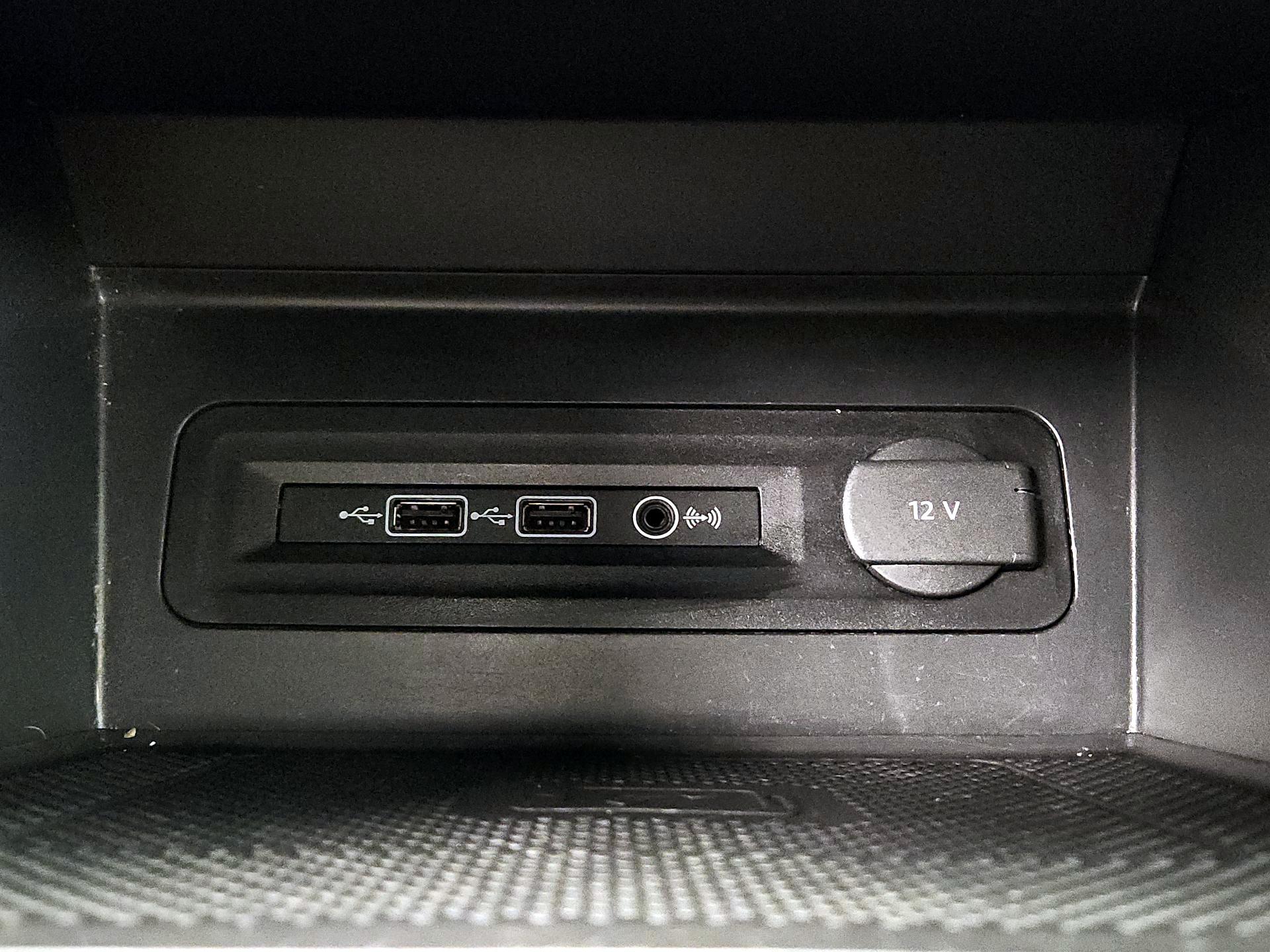 Thumbnail: 2021 Volkswagen Atlas - 18