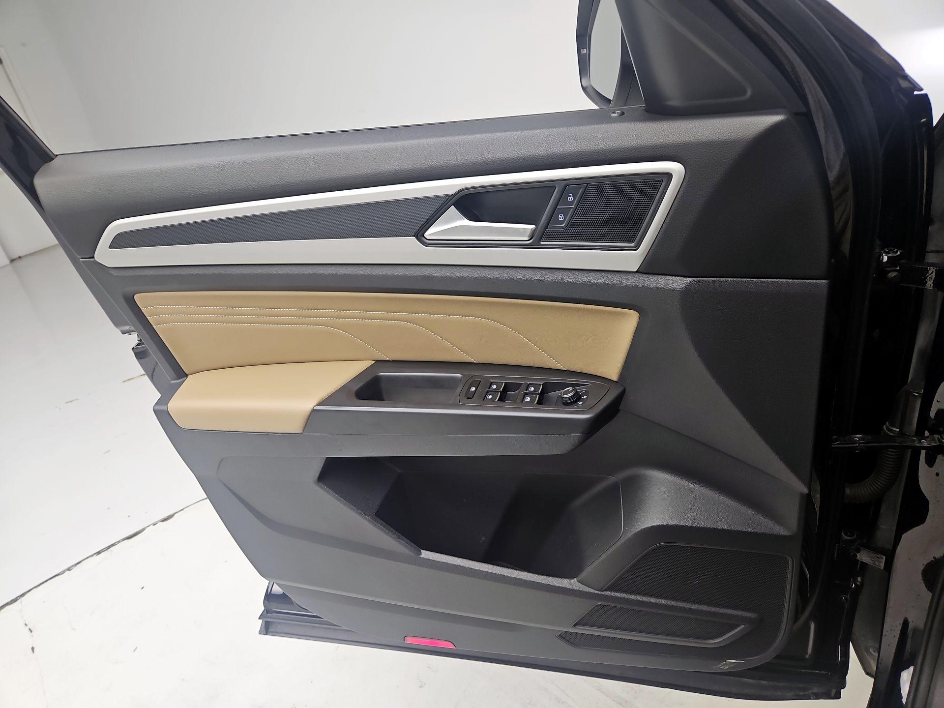 Thumbnail: 2022 Volkswagen Atlas - 12