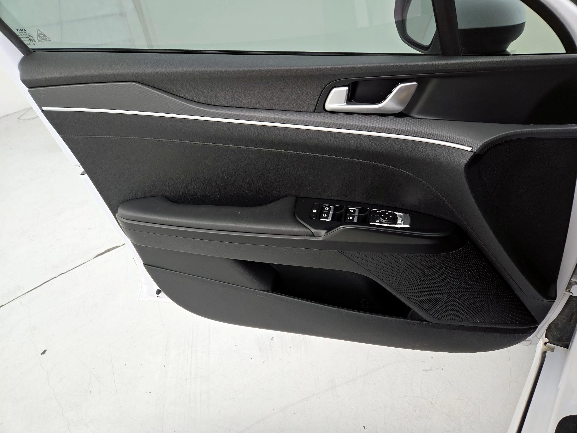 Thumbnail: 2022 Kia K5 - 12