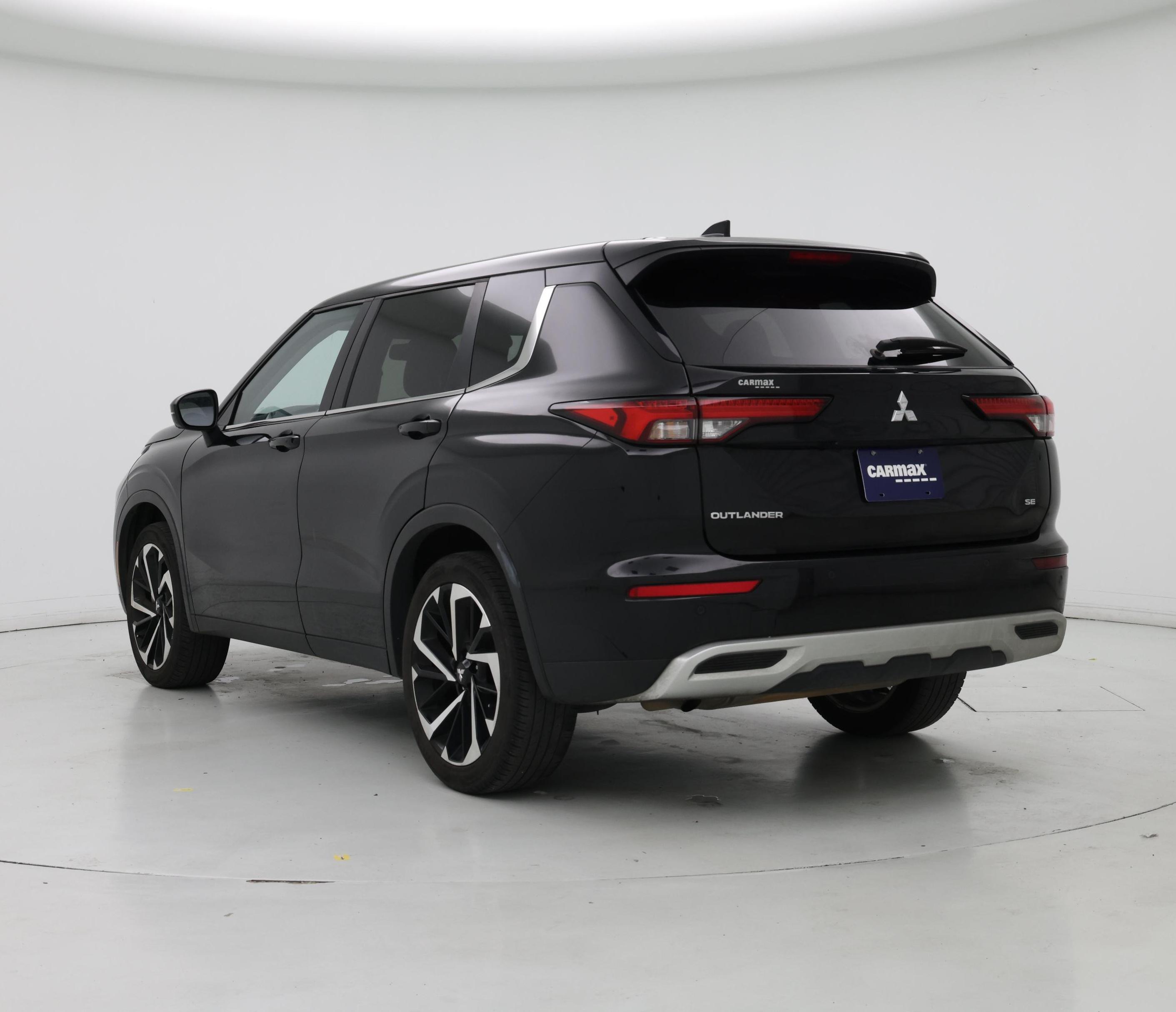 Thumbnail: 2024 Mitsubishi Outlander - 2