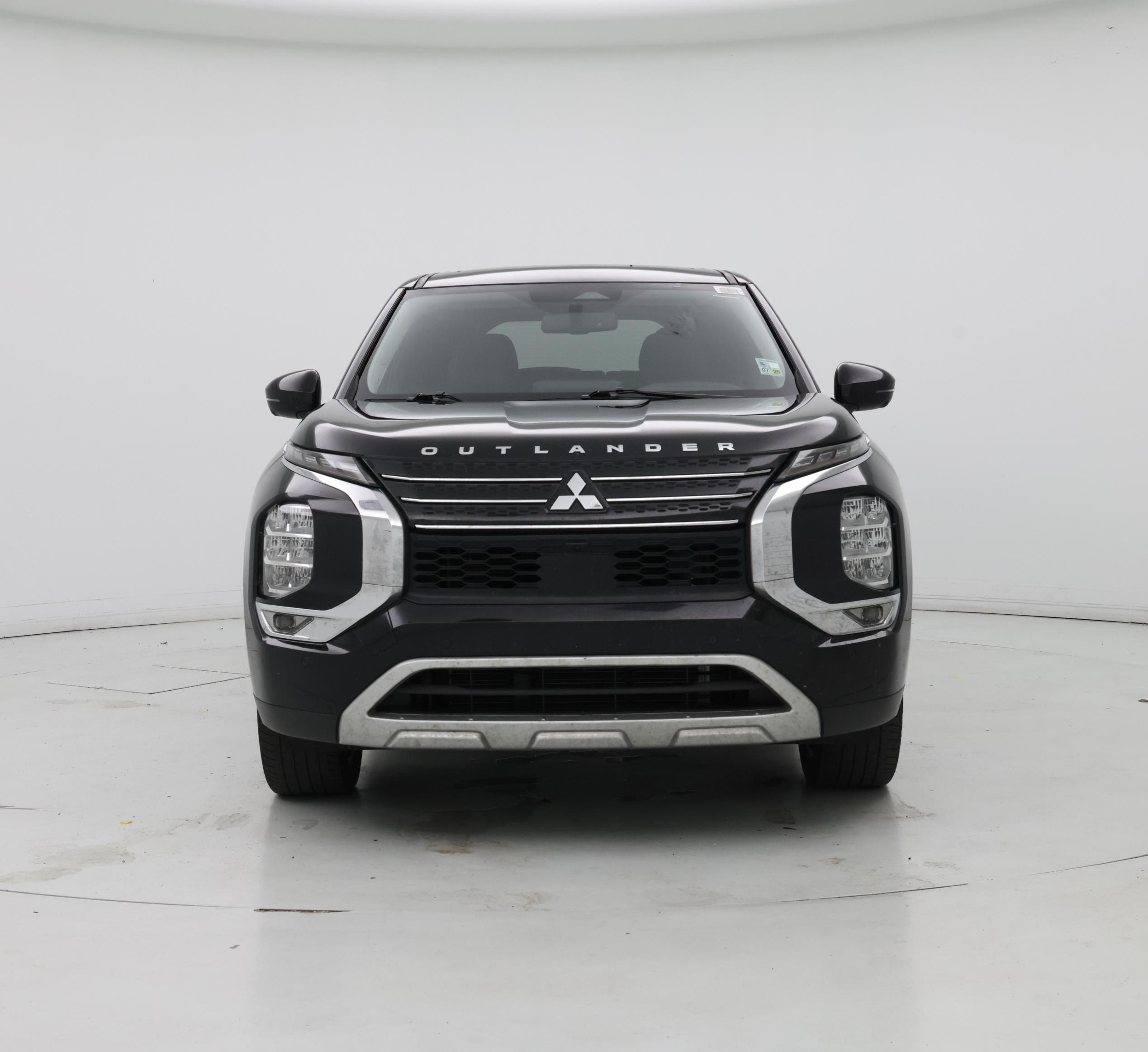 Thumbnail: 2024 Mitsubishi Outlander - 5