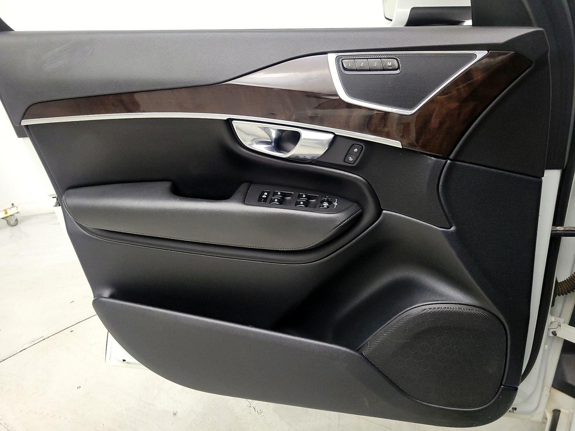 Thumbnail: 2019 Volvo XC90 - 12