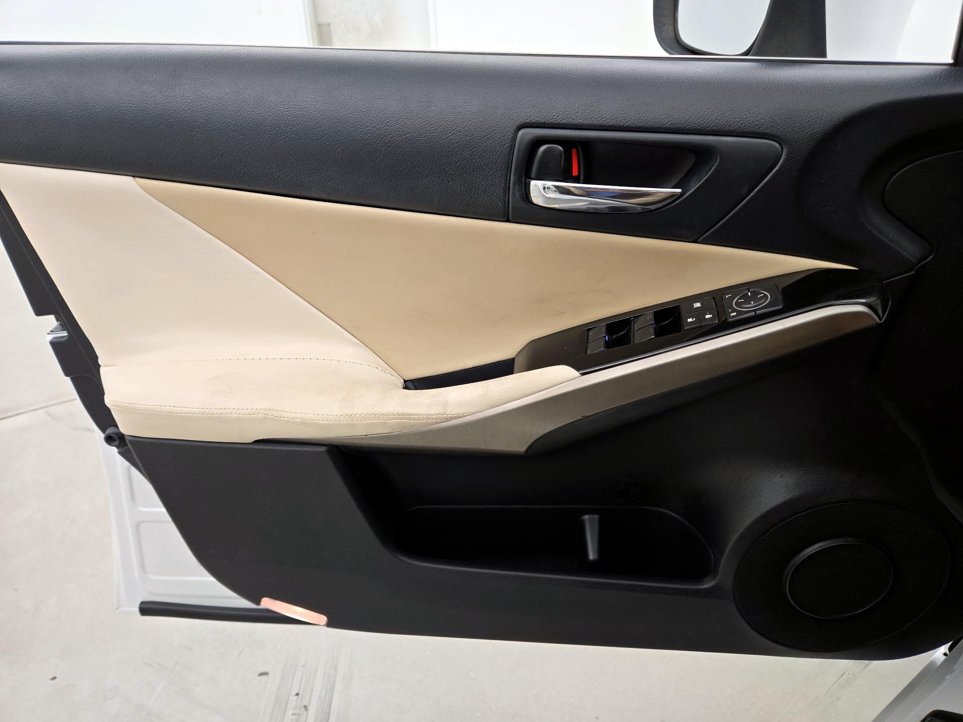 Thumbnail: 2016 Lexus IS - 12