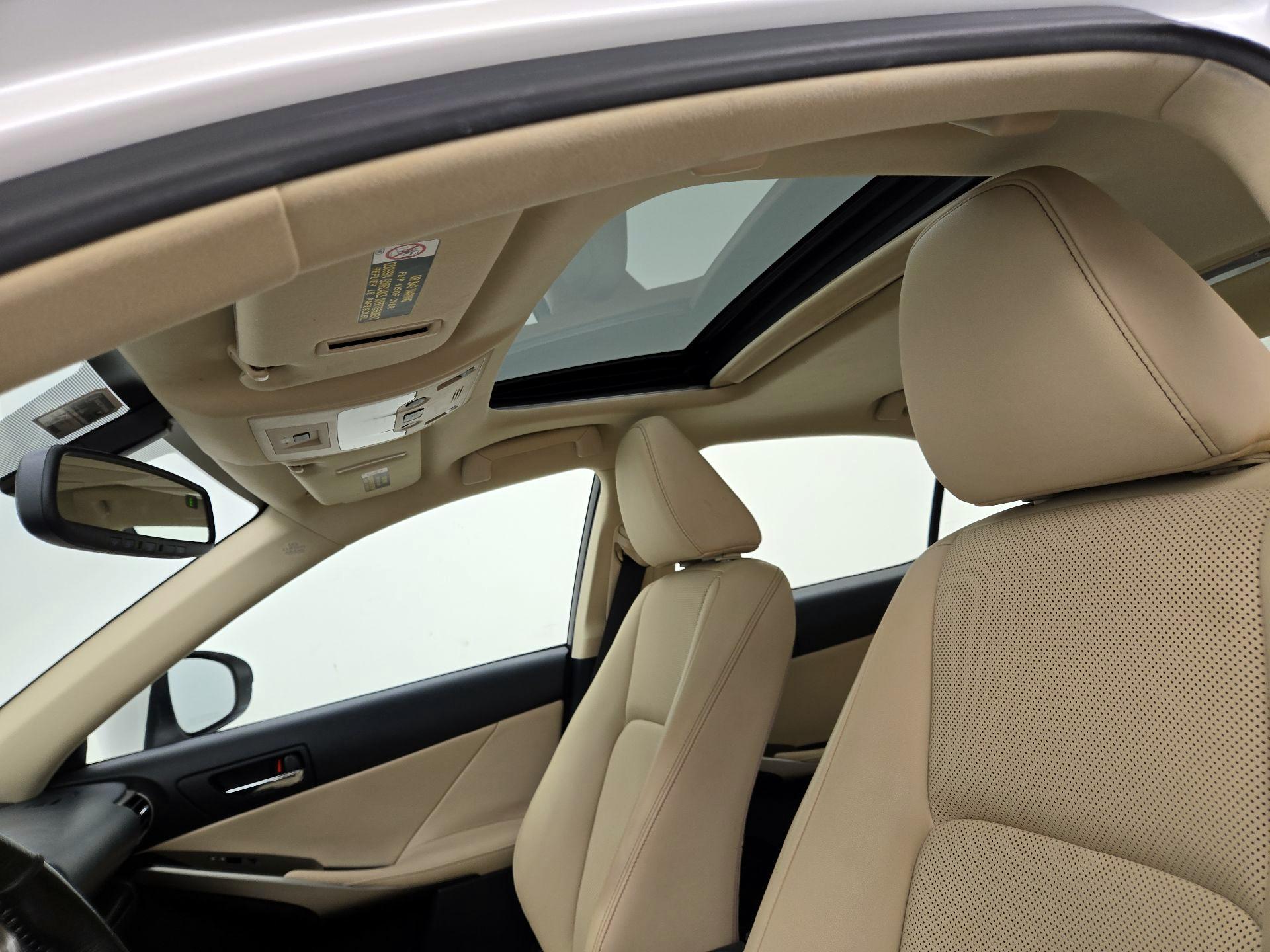 Thumbnail: 2016 Lexus IS - 18