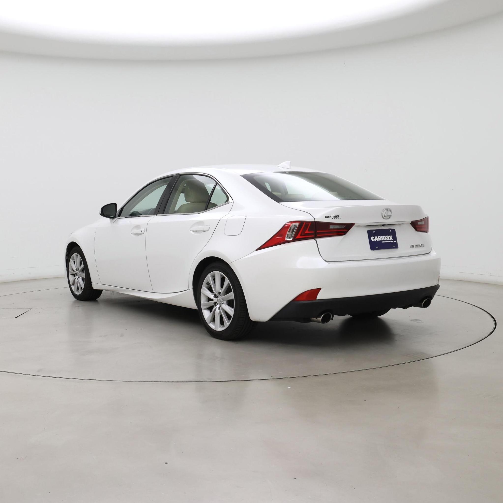 Thumbnail: 2016 Lexus IS - 2