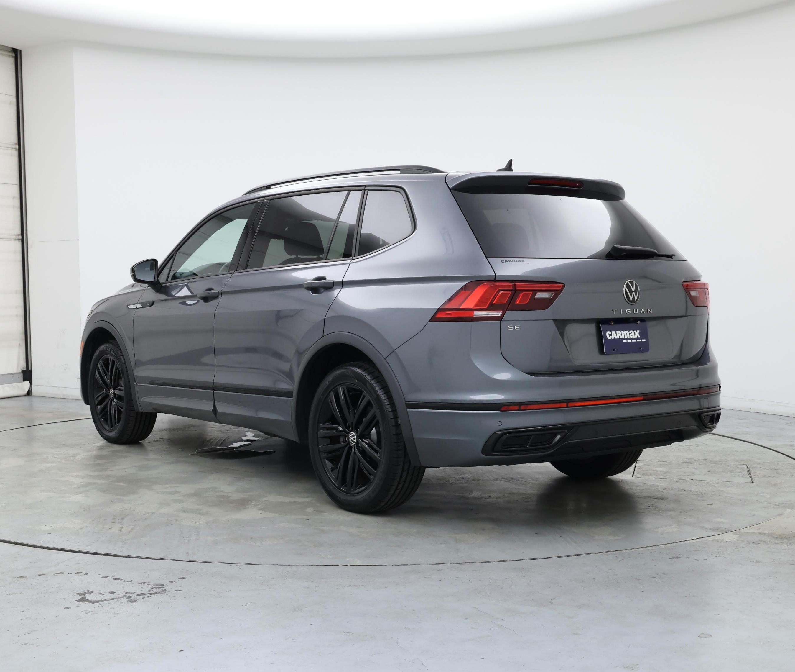 Thumbnail: 2022 Volkswagen Tiguan - 2