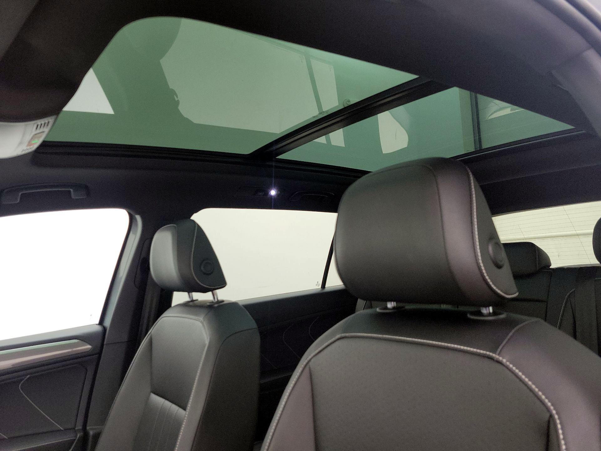 Thumbnail: 2022 Volkswagen Tiguan - 19