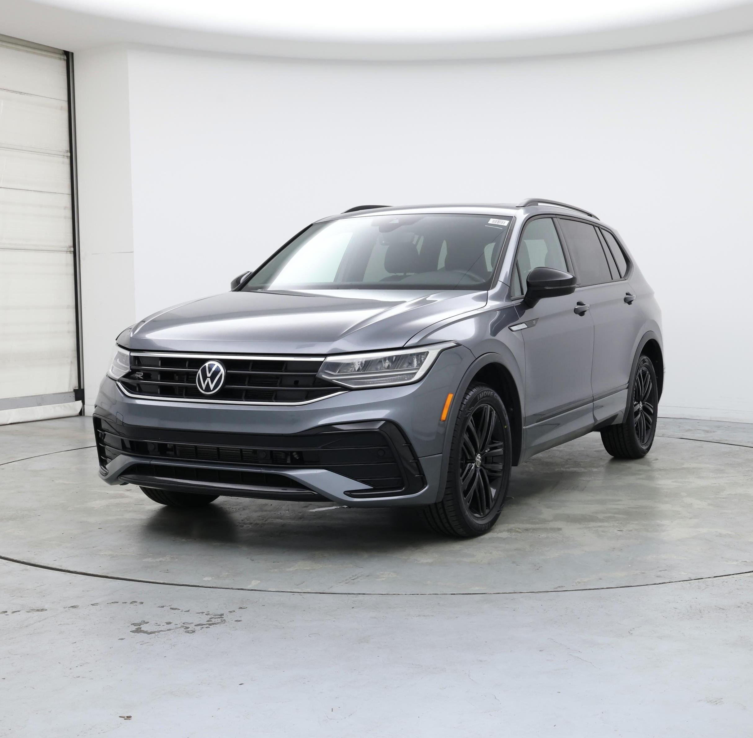 Thumbnail: 2022 Volkswagen Tiguan - 4