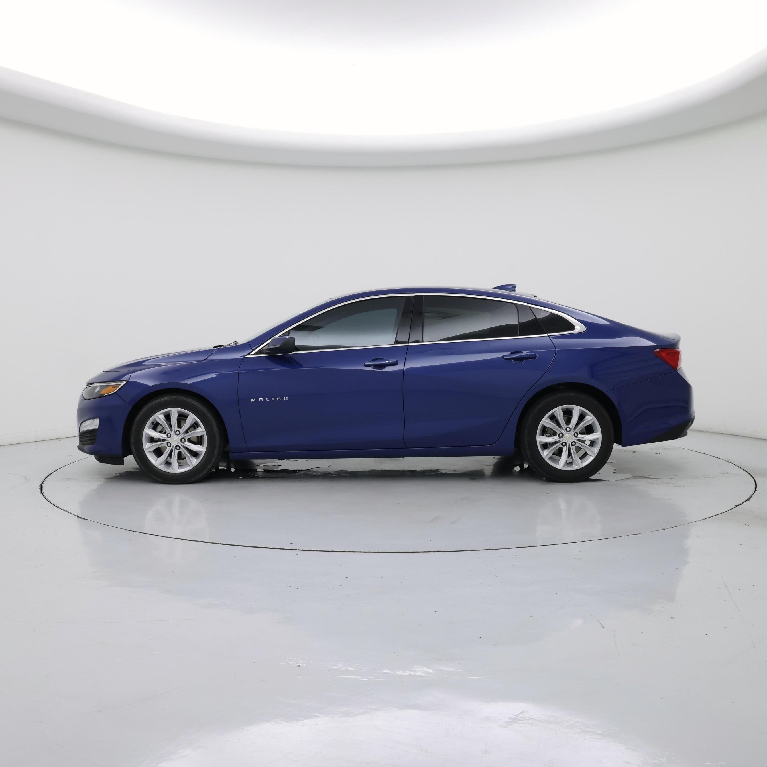 Thumbnail: 2023 Chevrolet Malibu - 3