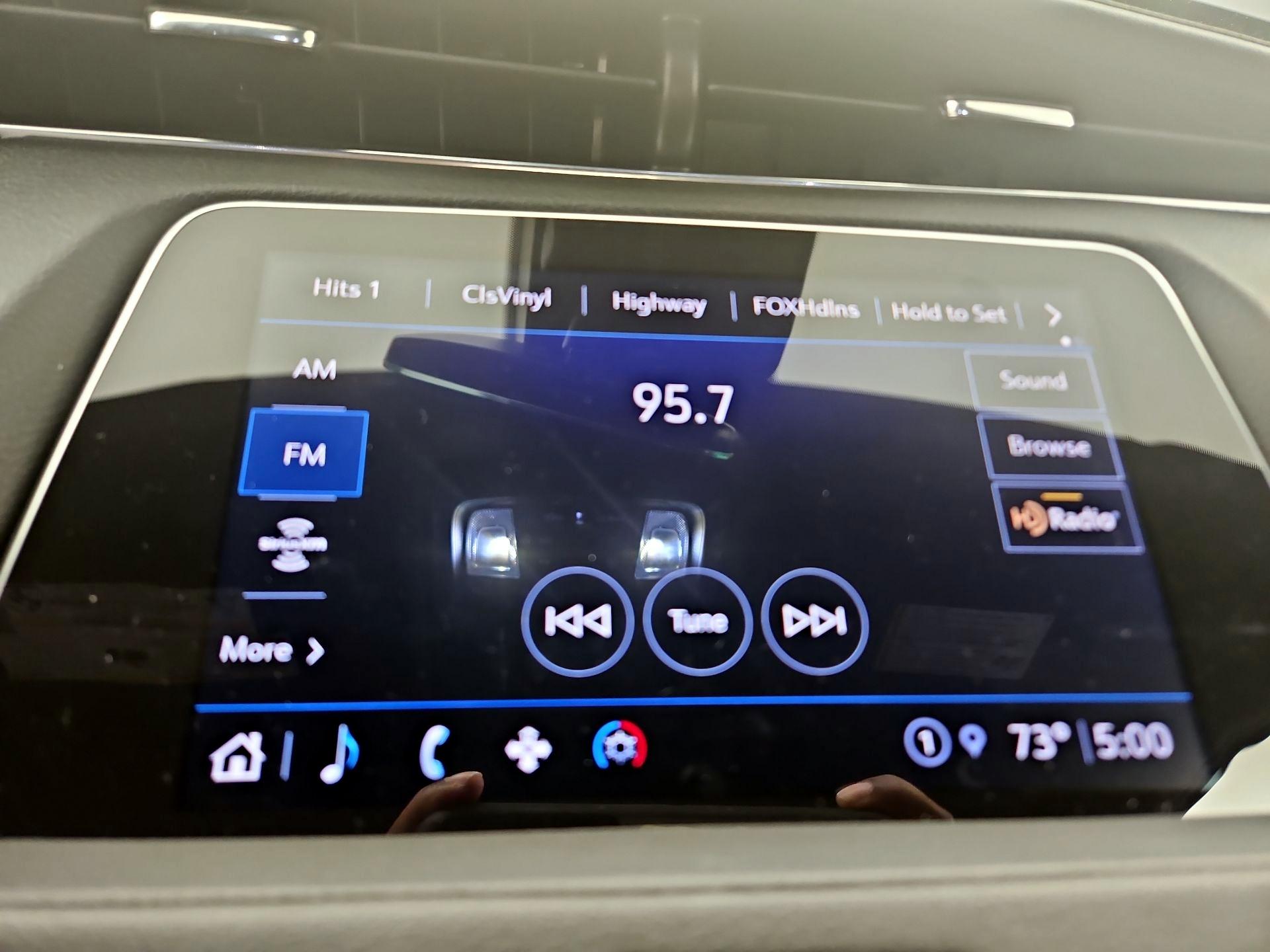 Thumbnail: 2023 Cadillac XT4 - 15