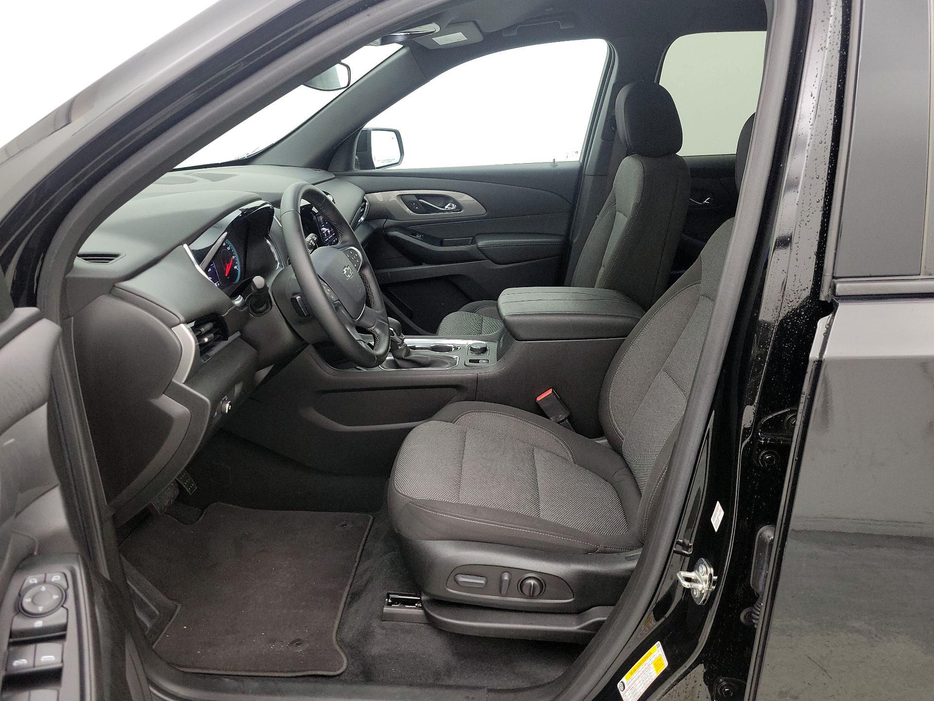 Thumbnail: 2023 Chevrolet Traverse - 11
