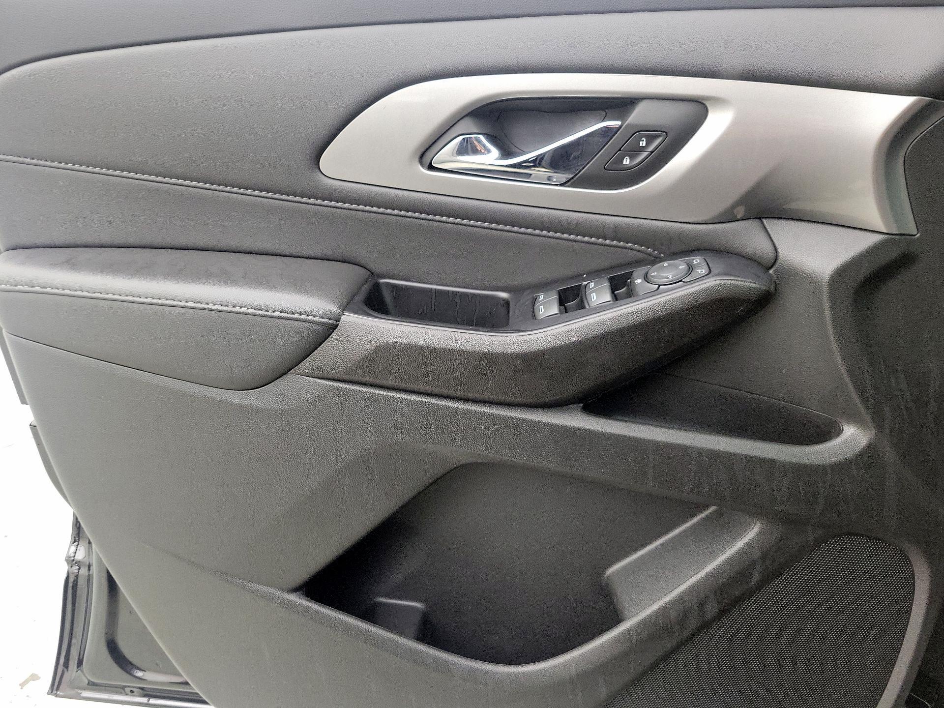 Thumbnail: 2023 Chevrolet Traverse - 12