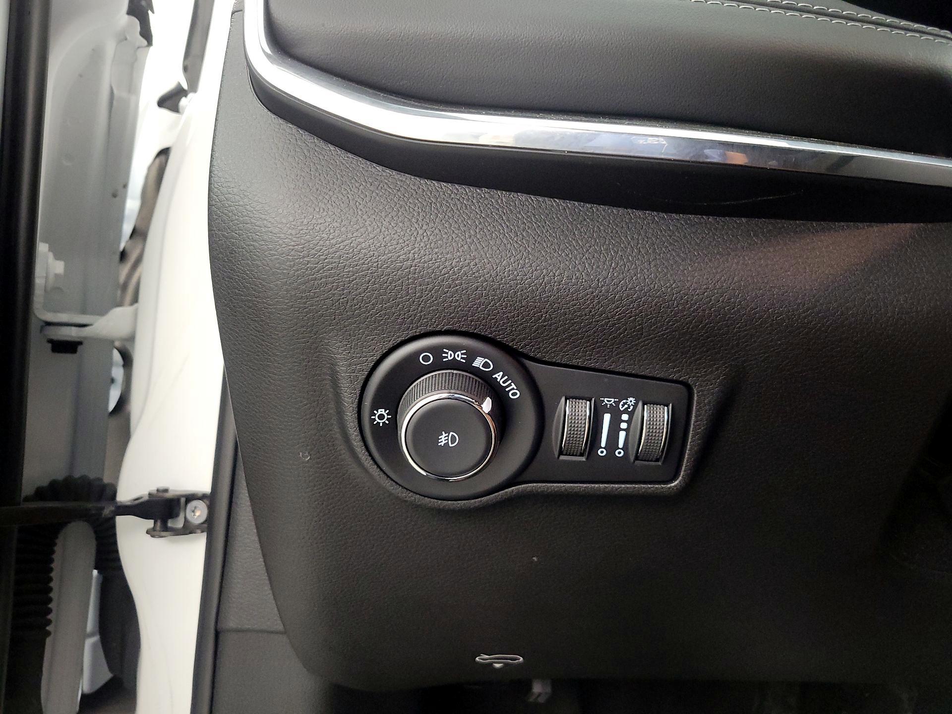 Thumbnail: 2023 Jeep Compass - 13
