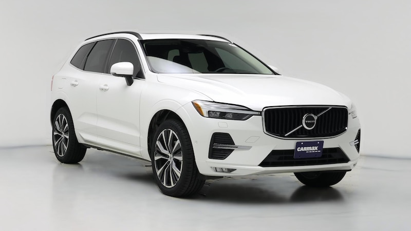 2022 Volvo XC60 B5 Momentum Hero Image