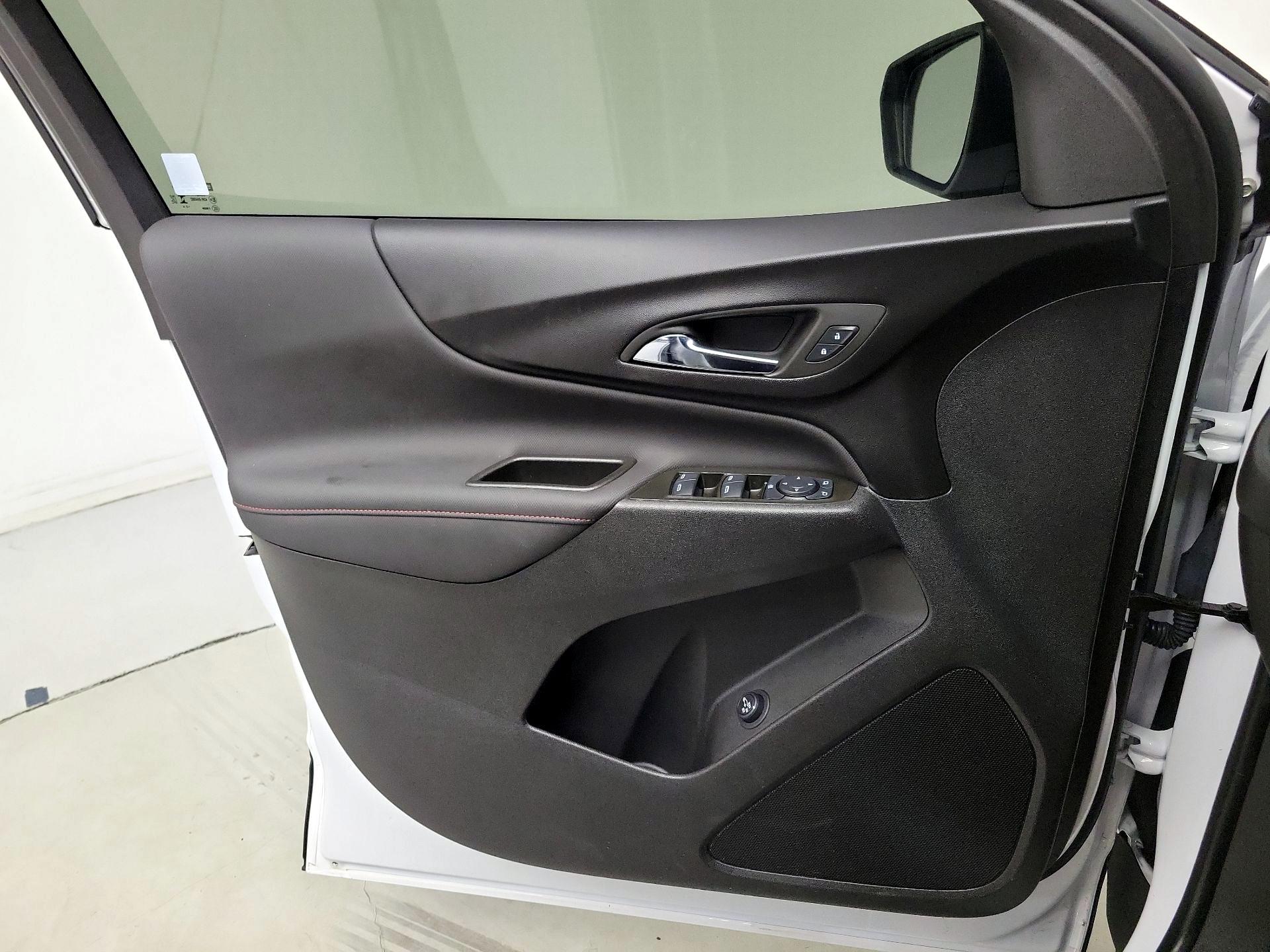 Thumbnail: 2024 Chevrolet Equinox - 12