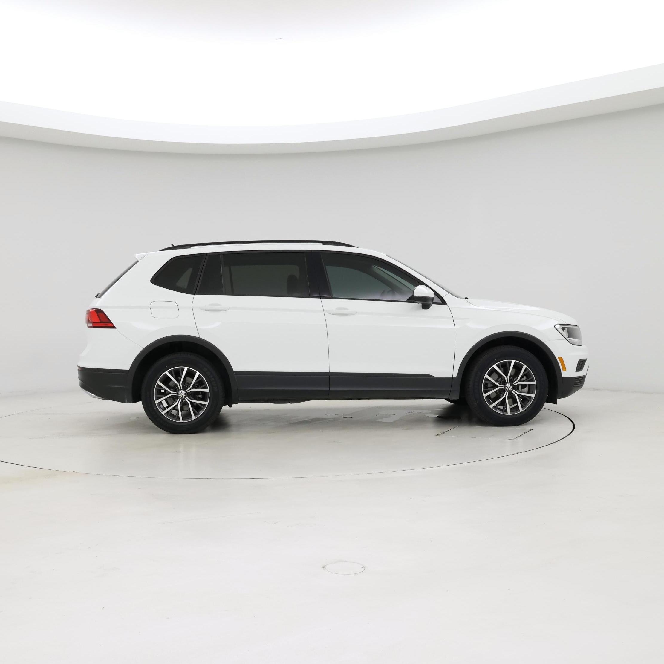 Thumbnail: 2021 Volkswagen Tiguan - 7