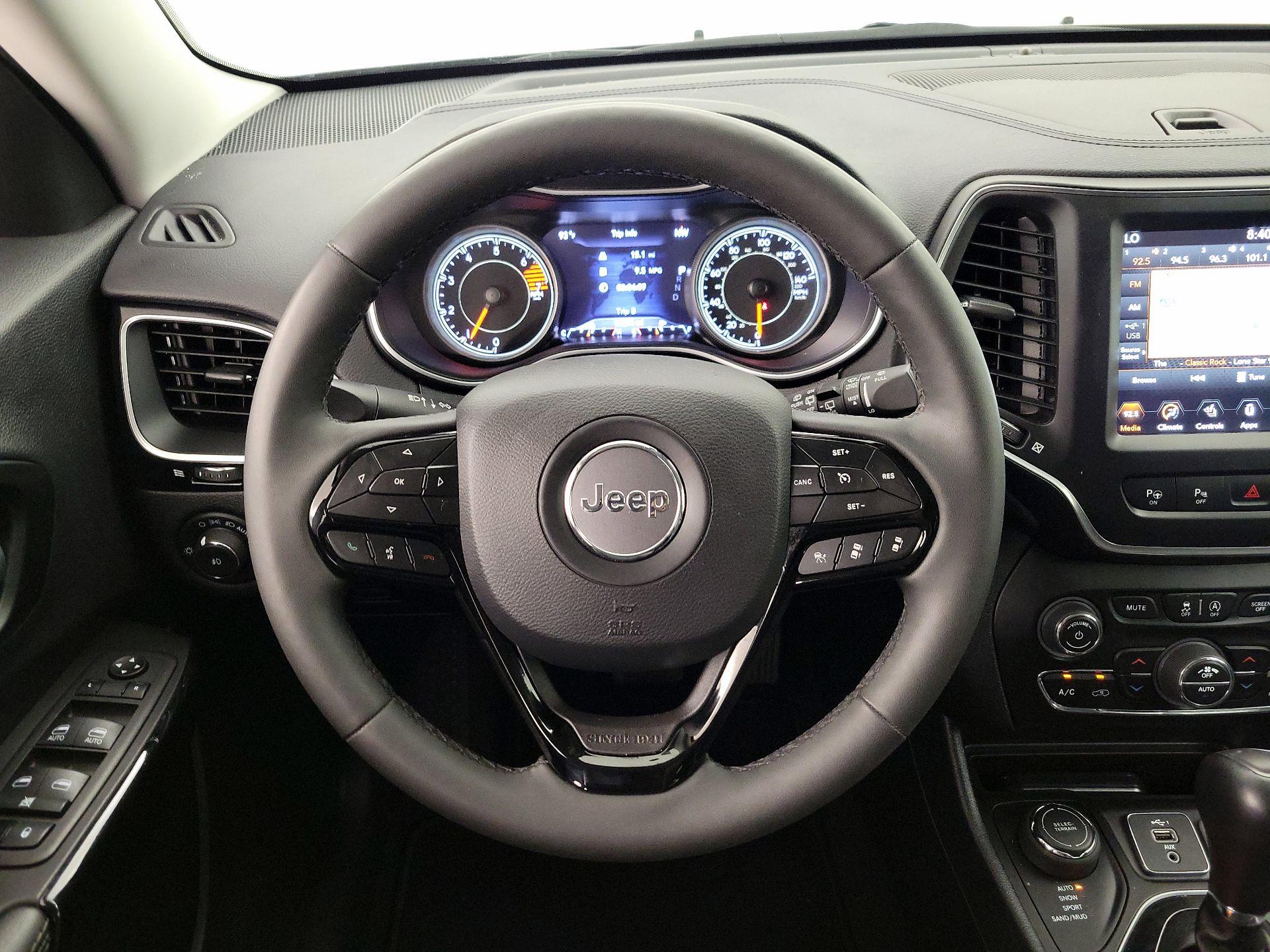 Thumbnail: 2023 Jeep Cherokee - 10