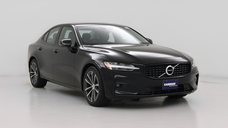 2022 Volvo S60 B5 Momentum Hero Image