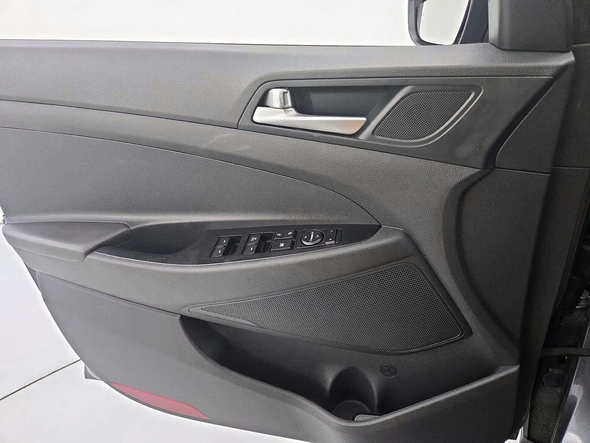 Thumbnail: 2019 Hyundai Tucson - 12