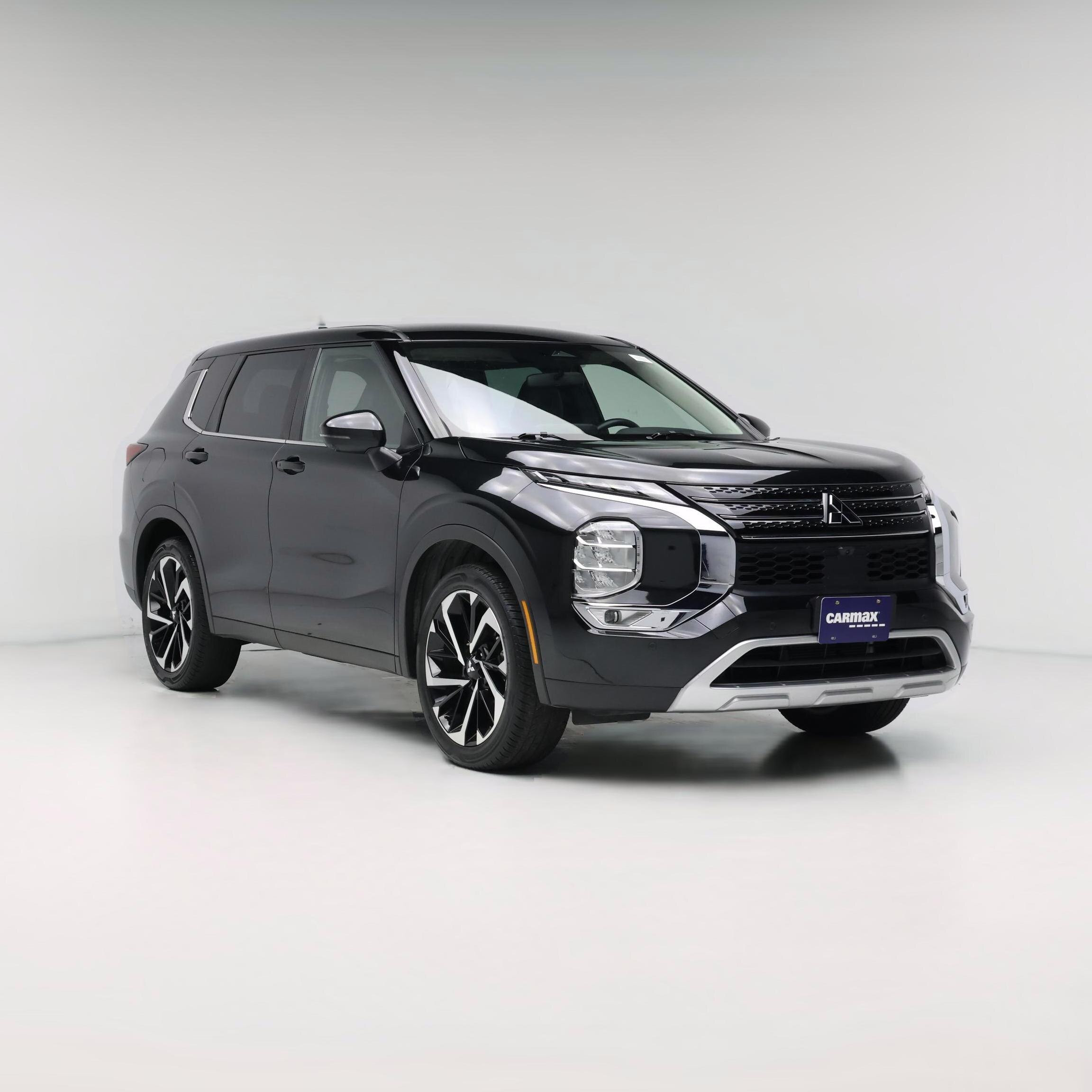 Thumbnail: 2023 Mitsubishi Outlander - 1