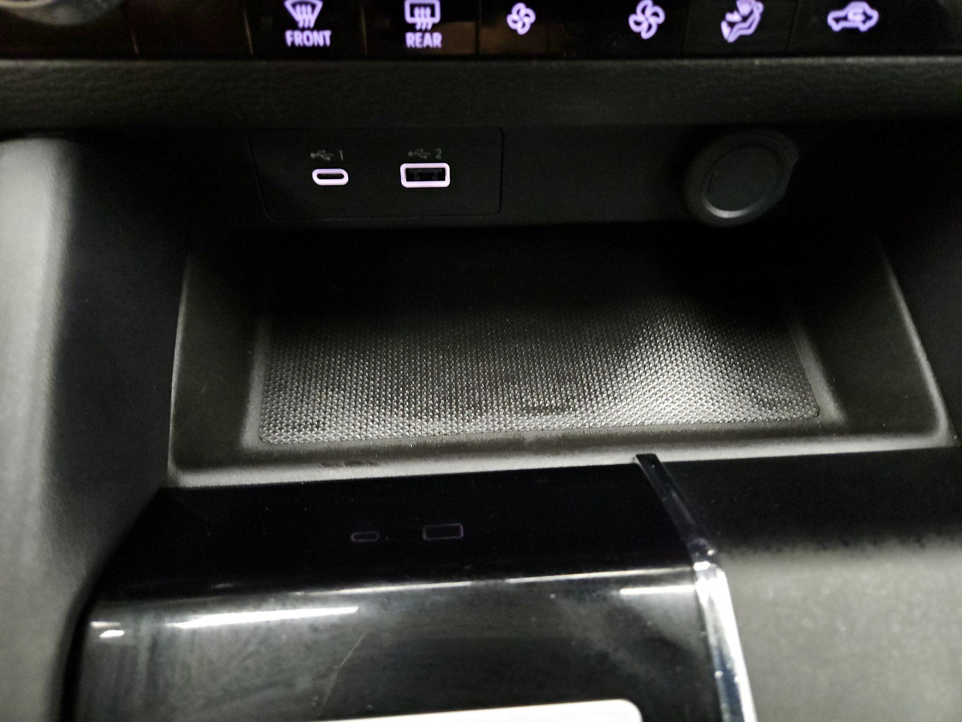 Thumbnail: 2023 Mitsubishi Outlander - 19