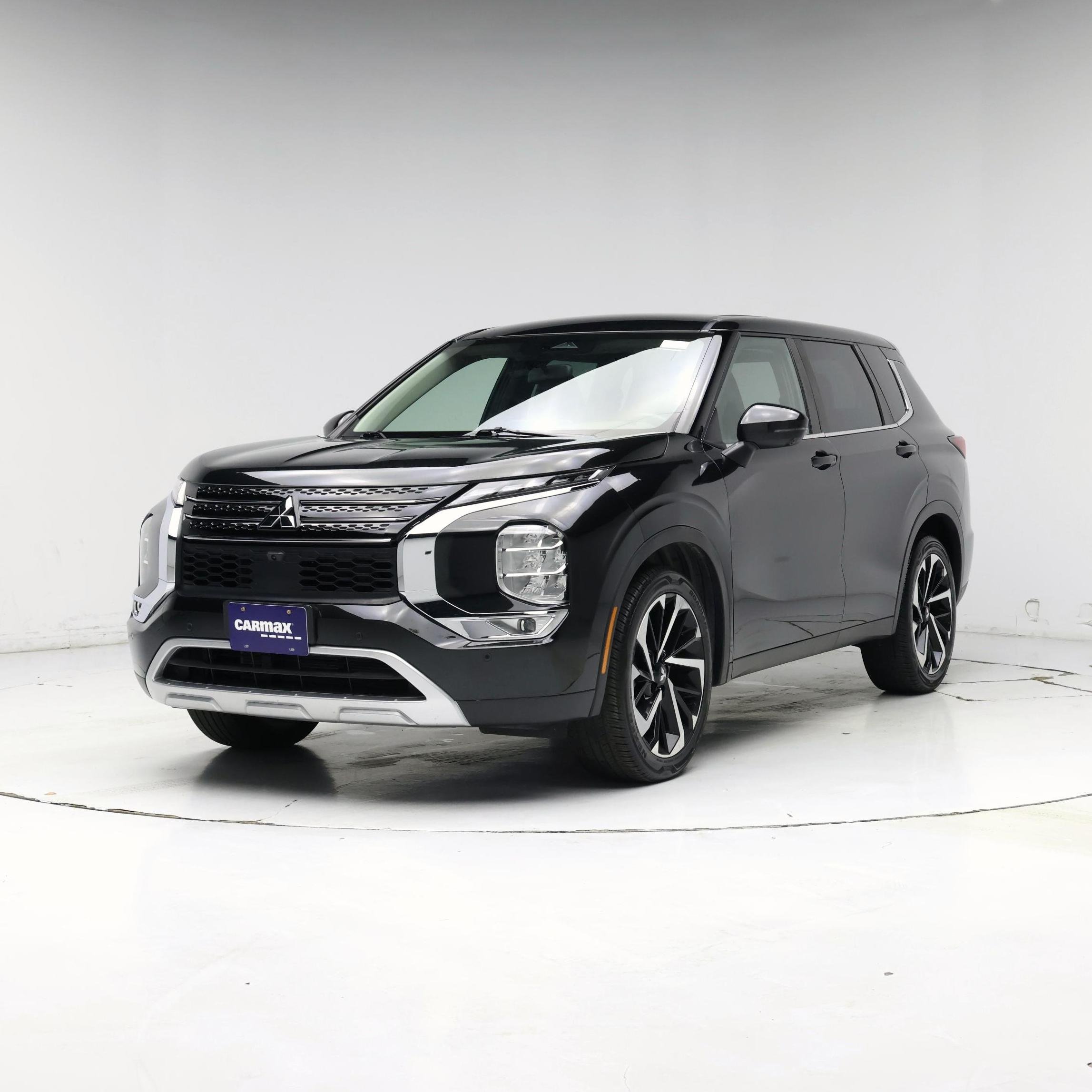 Thumbnail: 2023 Mitsubishi Outlander - 4