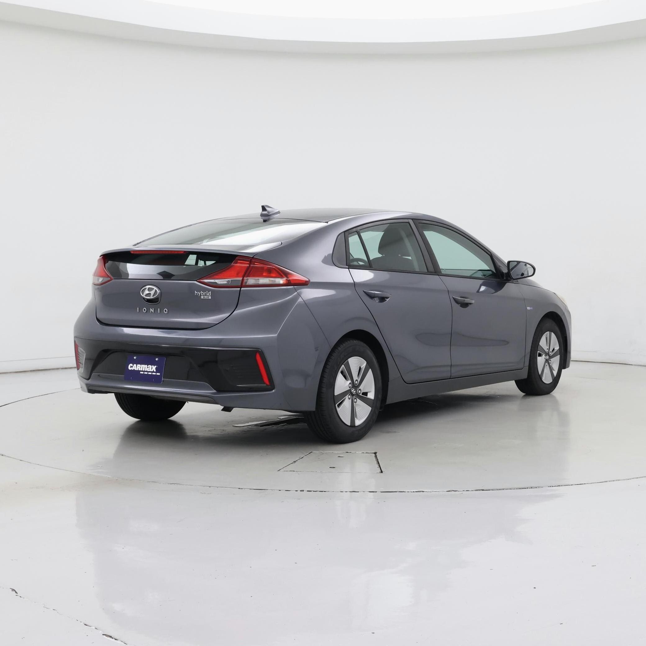 Thumbnail: 2018 Hyundai Ioniq - 8