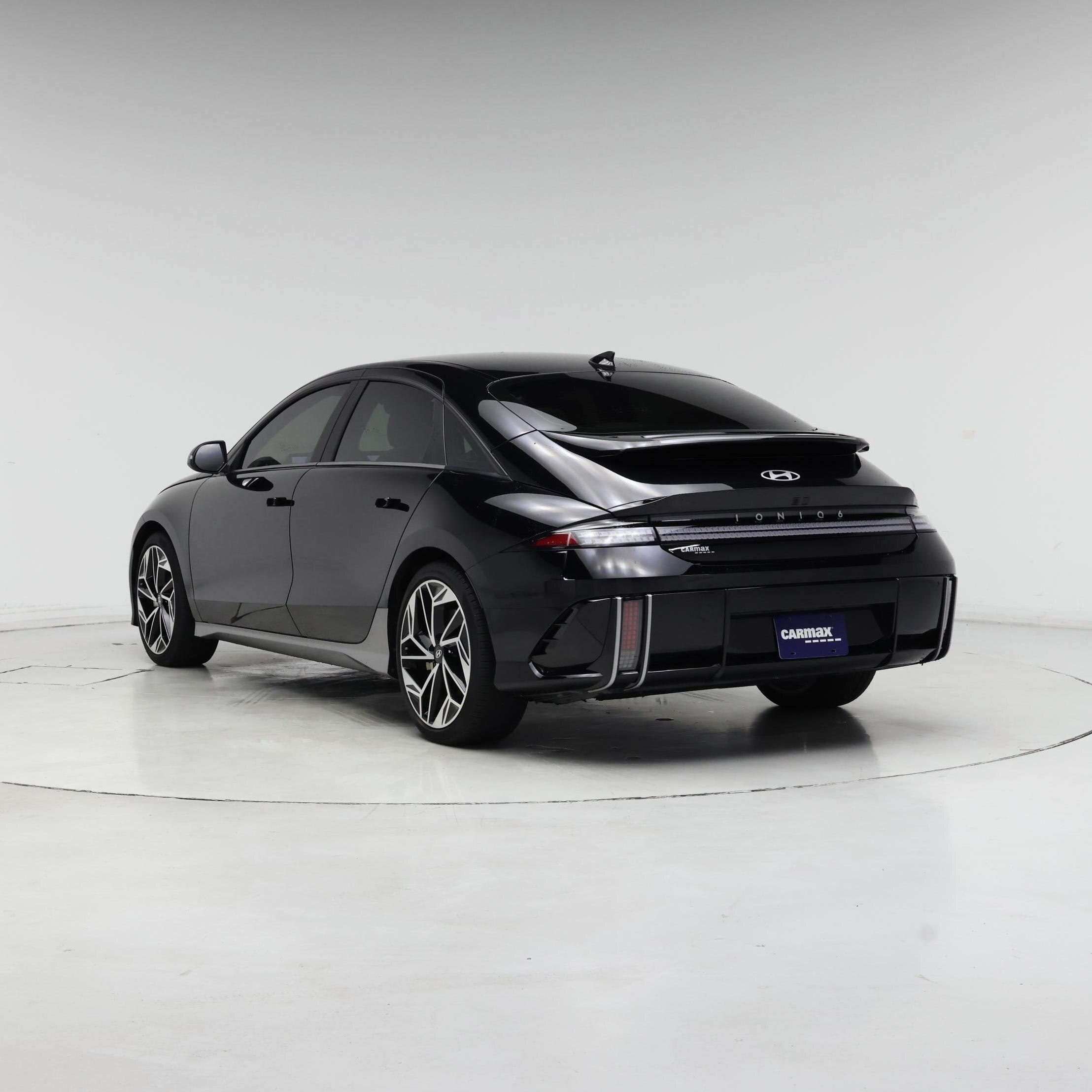 Thumbnail: 2023 Hyundai Ioniq 6 - 2