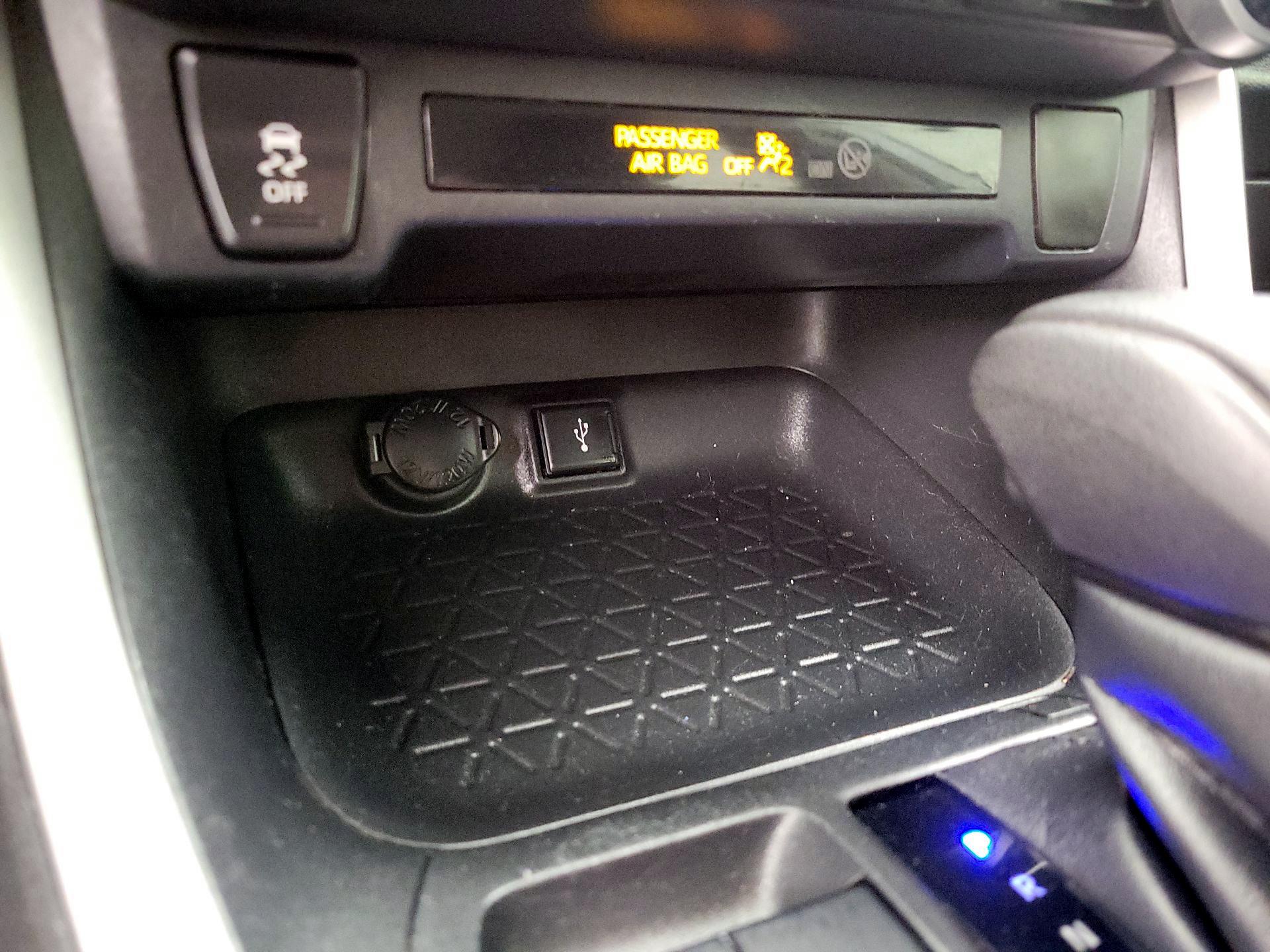 Thumbnail: 2020 Toyota RAV4 - 19