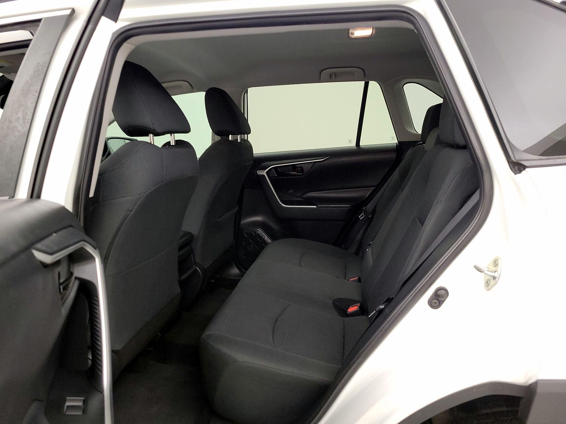 Thumbnail: 2020 Toyota RAV4 - 20