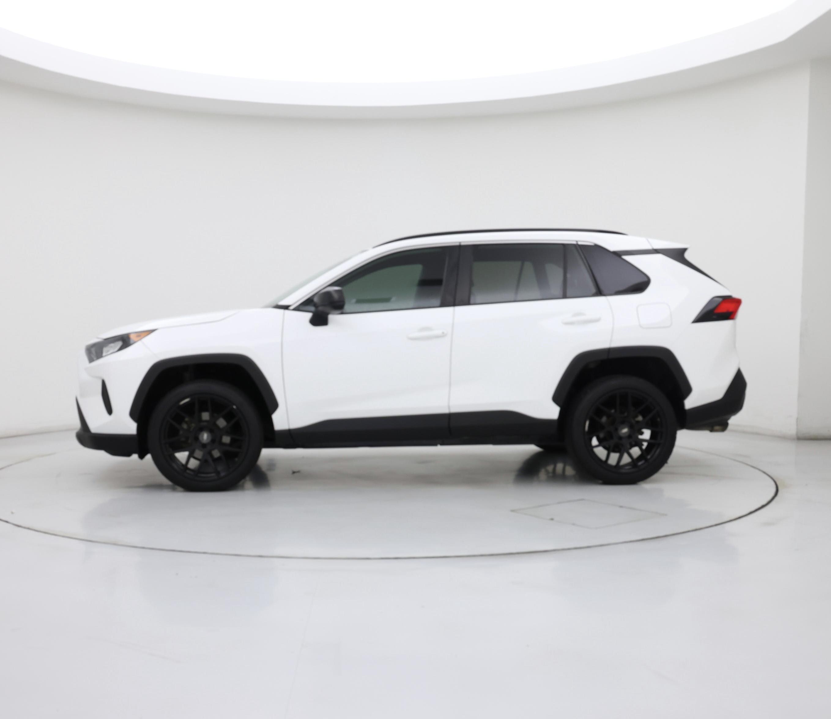 Thumbnail: 2020 Toyota RAV4 - 3