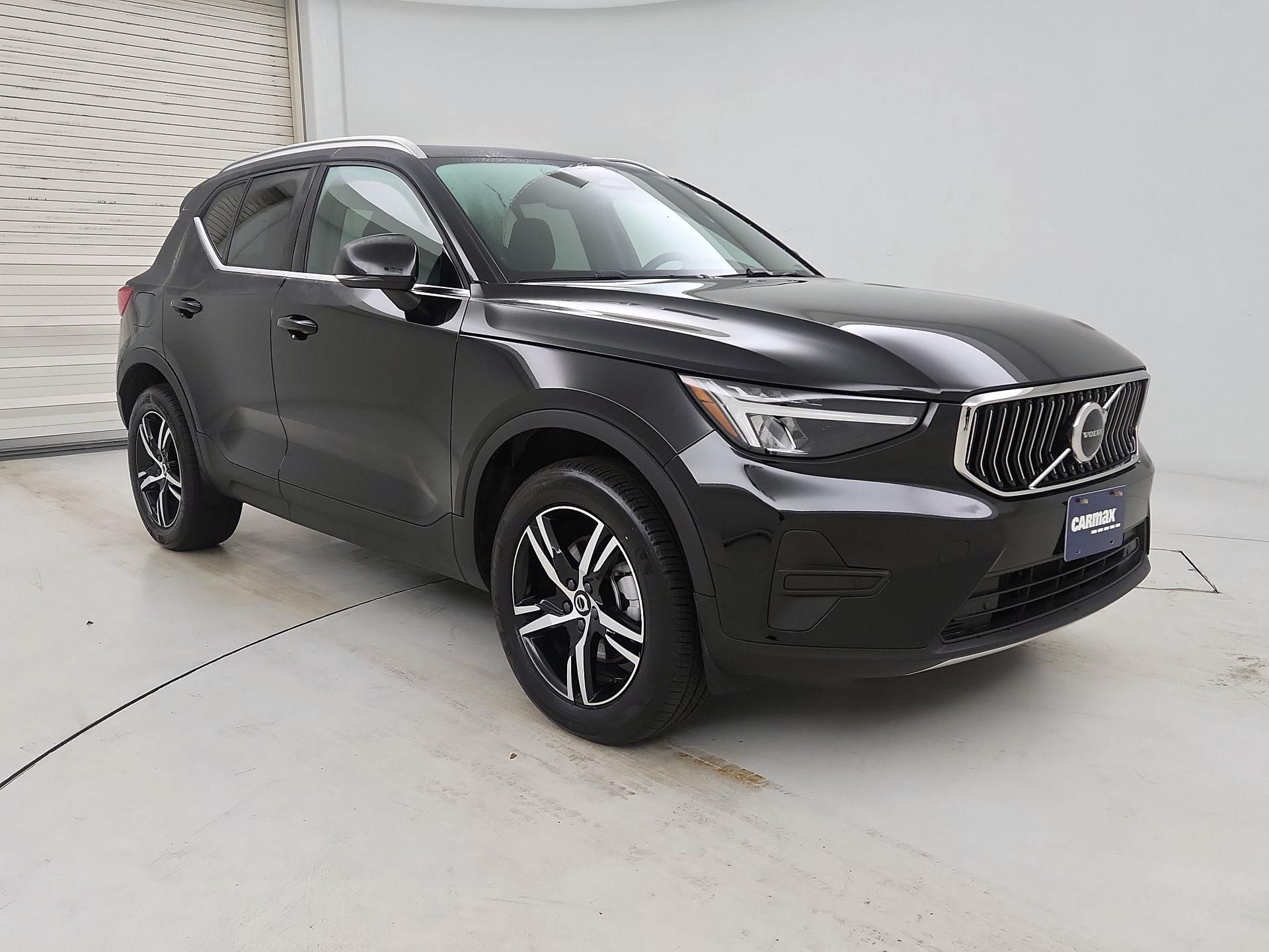 Thumbnail: 2025 Volvo XC40 - 1