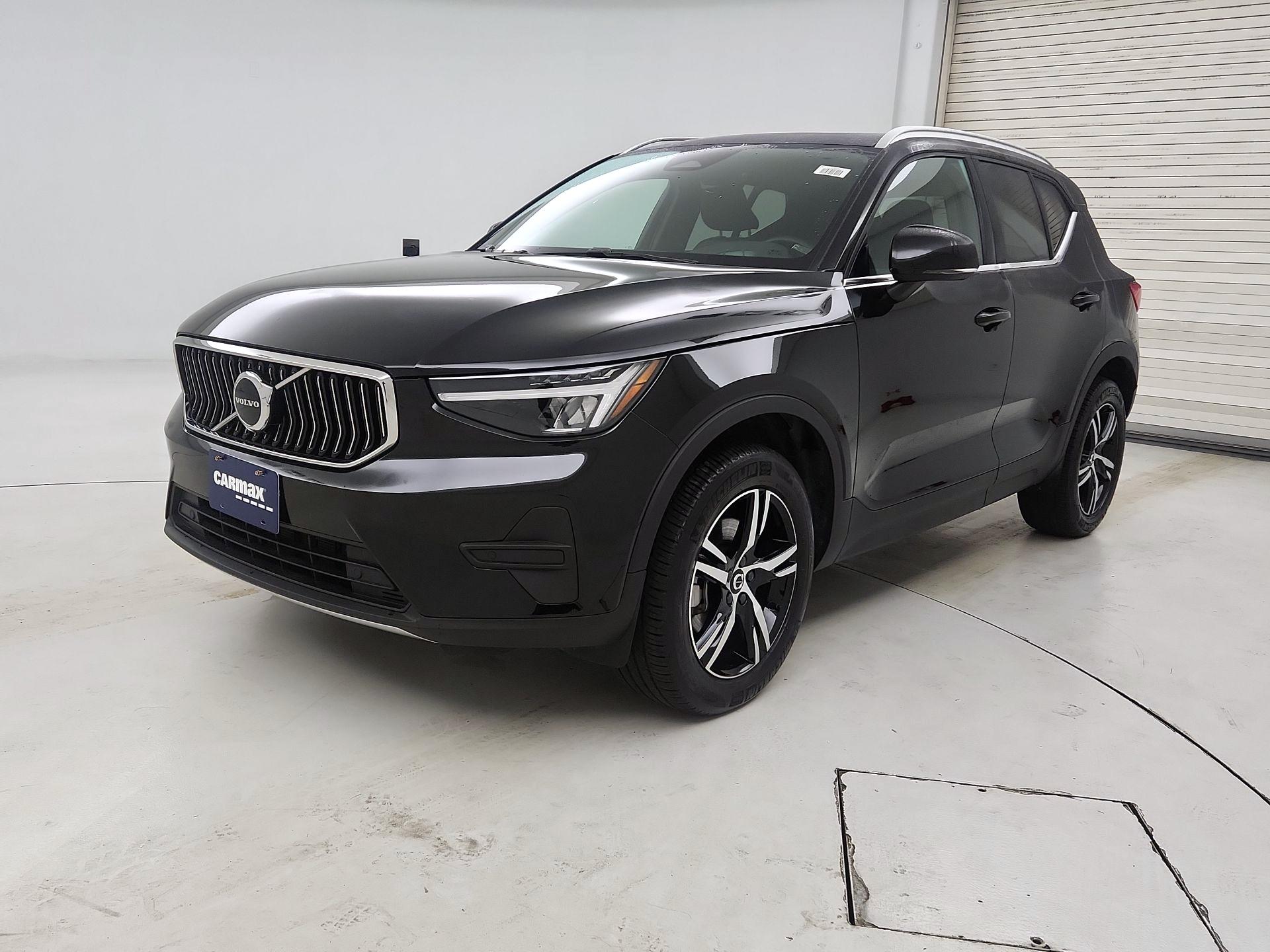 Thumbnail: 2025 Volvo XC40 - 3