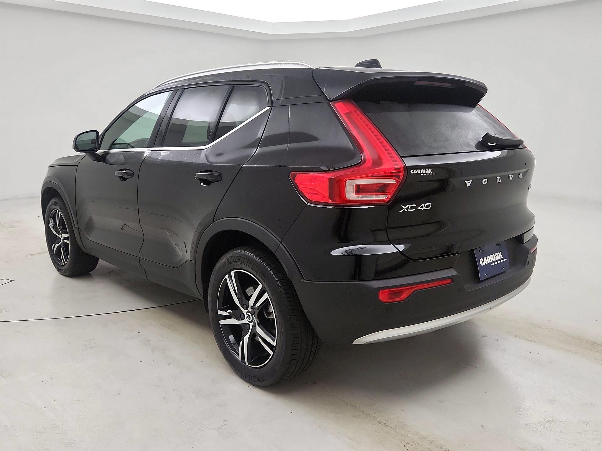 Thumbnail: 2025 Volvo XC40 - 7