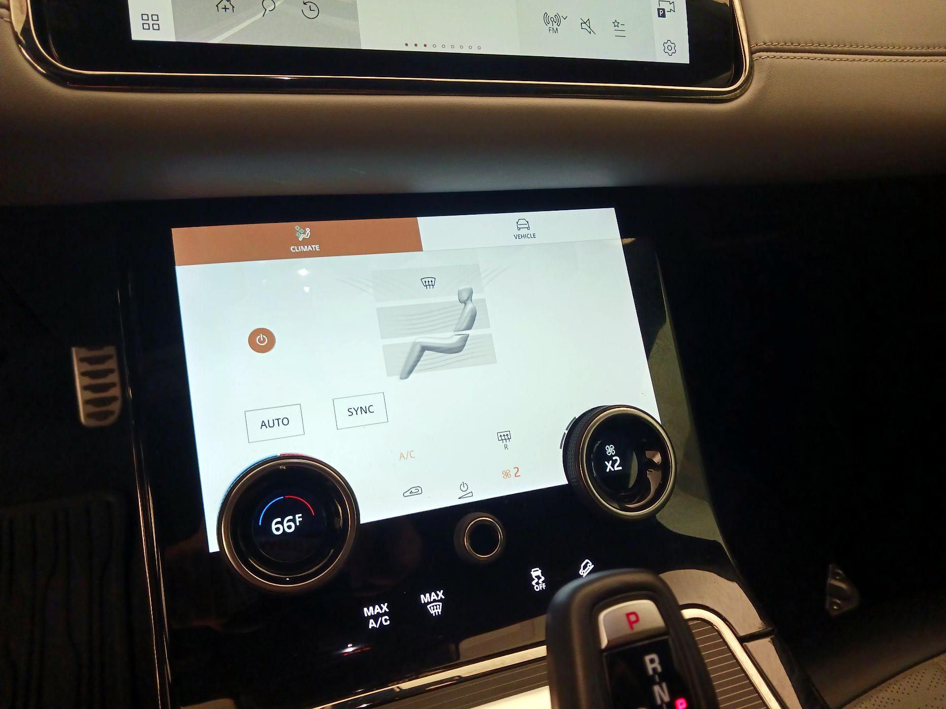 Thumbnail: 2021 Land Rover Range Rover Evoque - 17