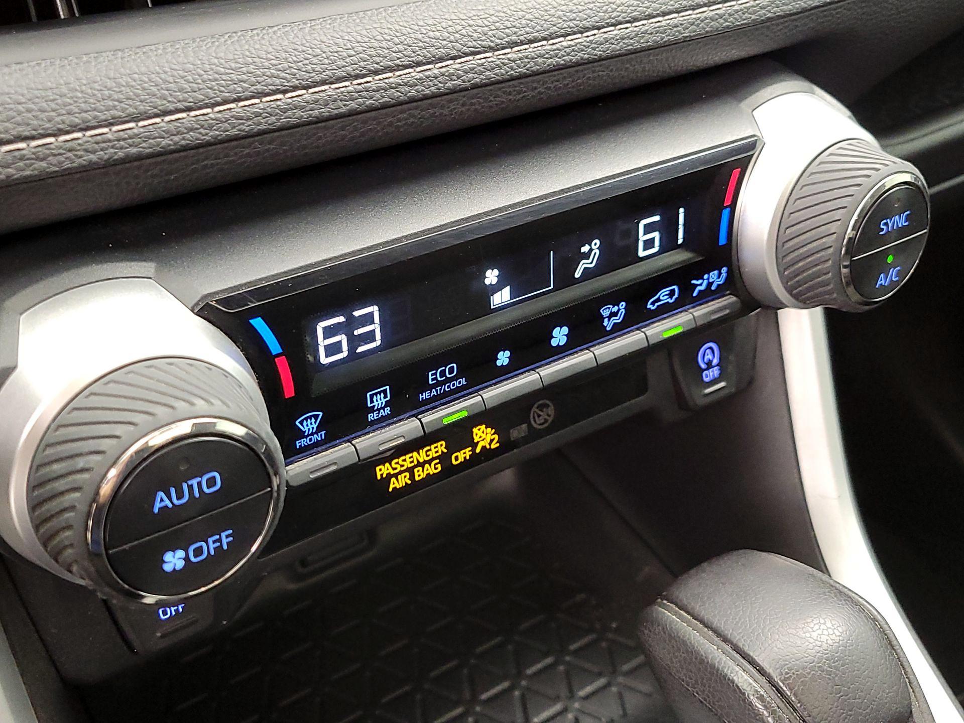 Thumbnail: 2021 Toyota RAV4 - 16