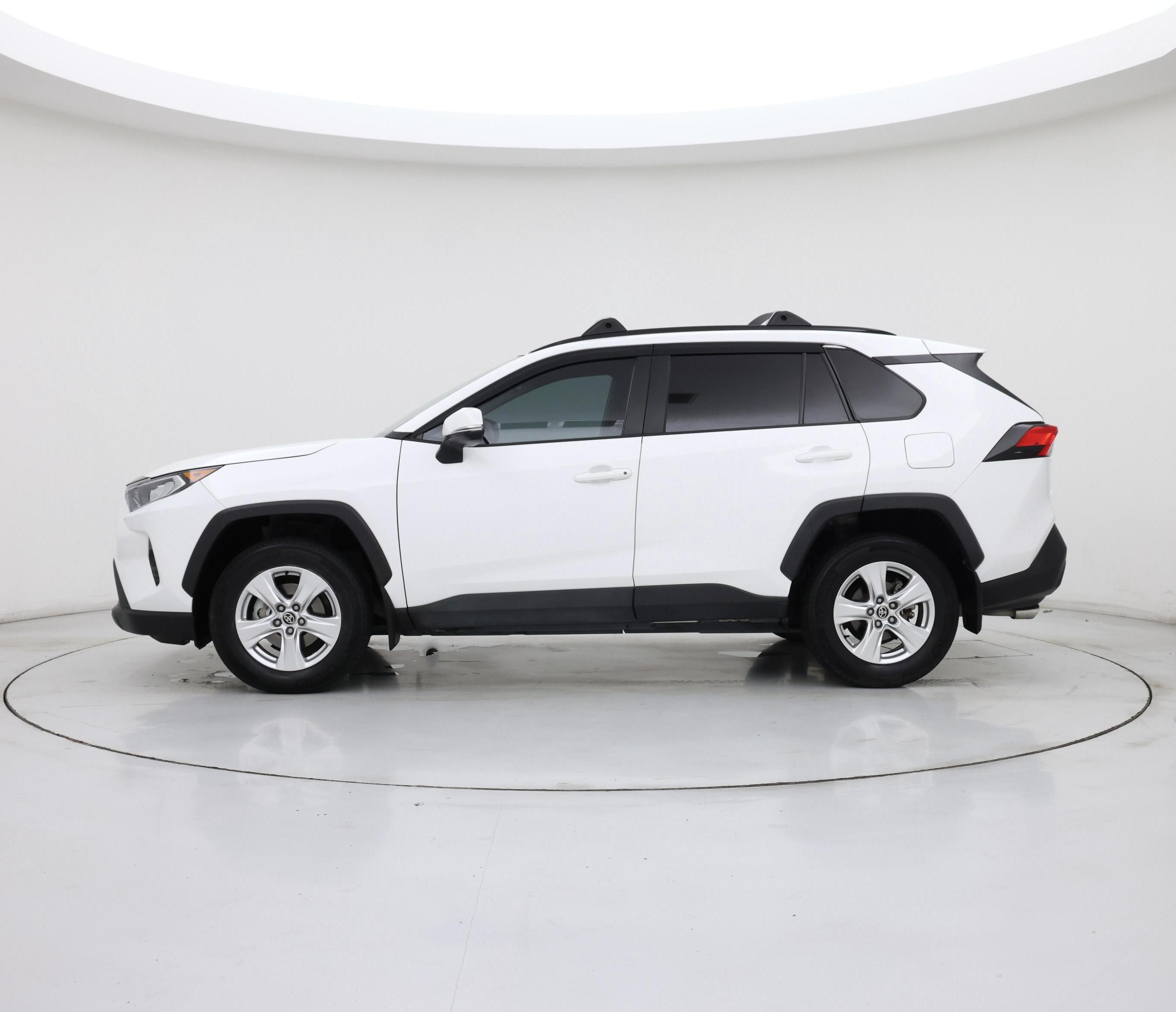 Thumbnail: 2021 Toyota RAV4 - 3