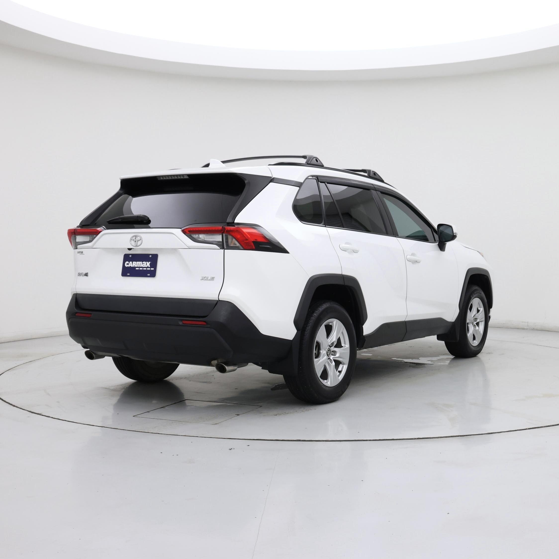Thumbnail: 2021 Toyota RAV4 - 8