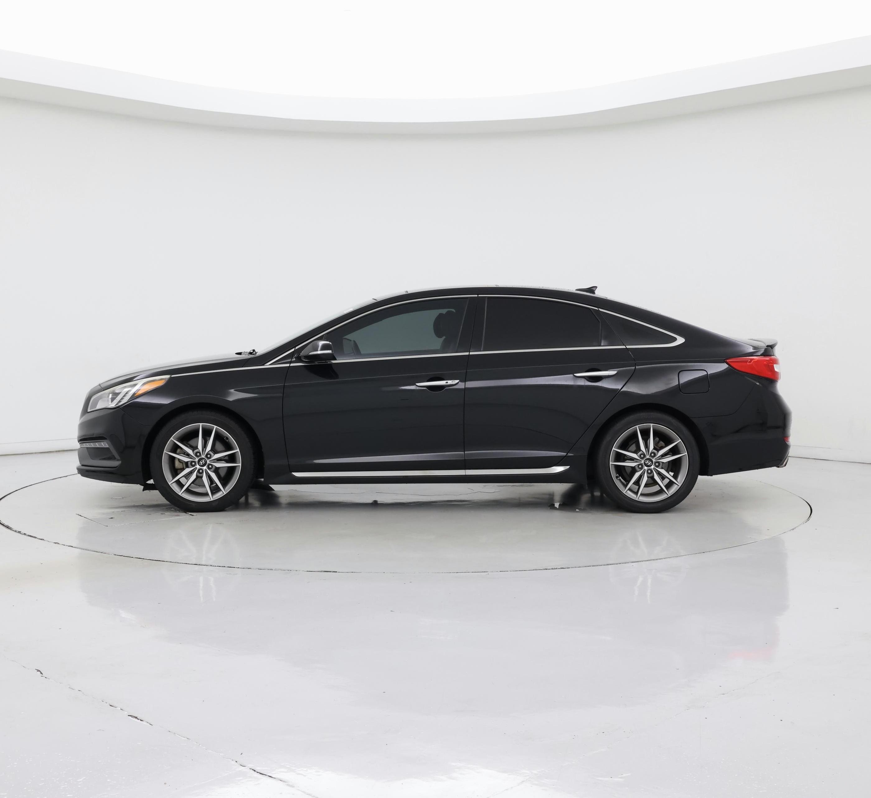 Thumbnail: 2015 Hyundai Sonata - 3