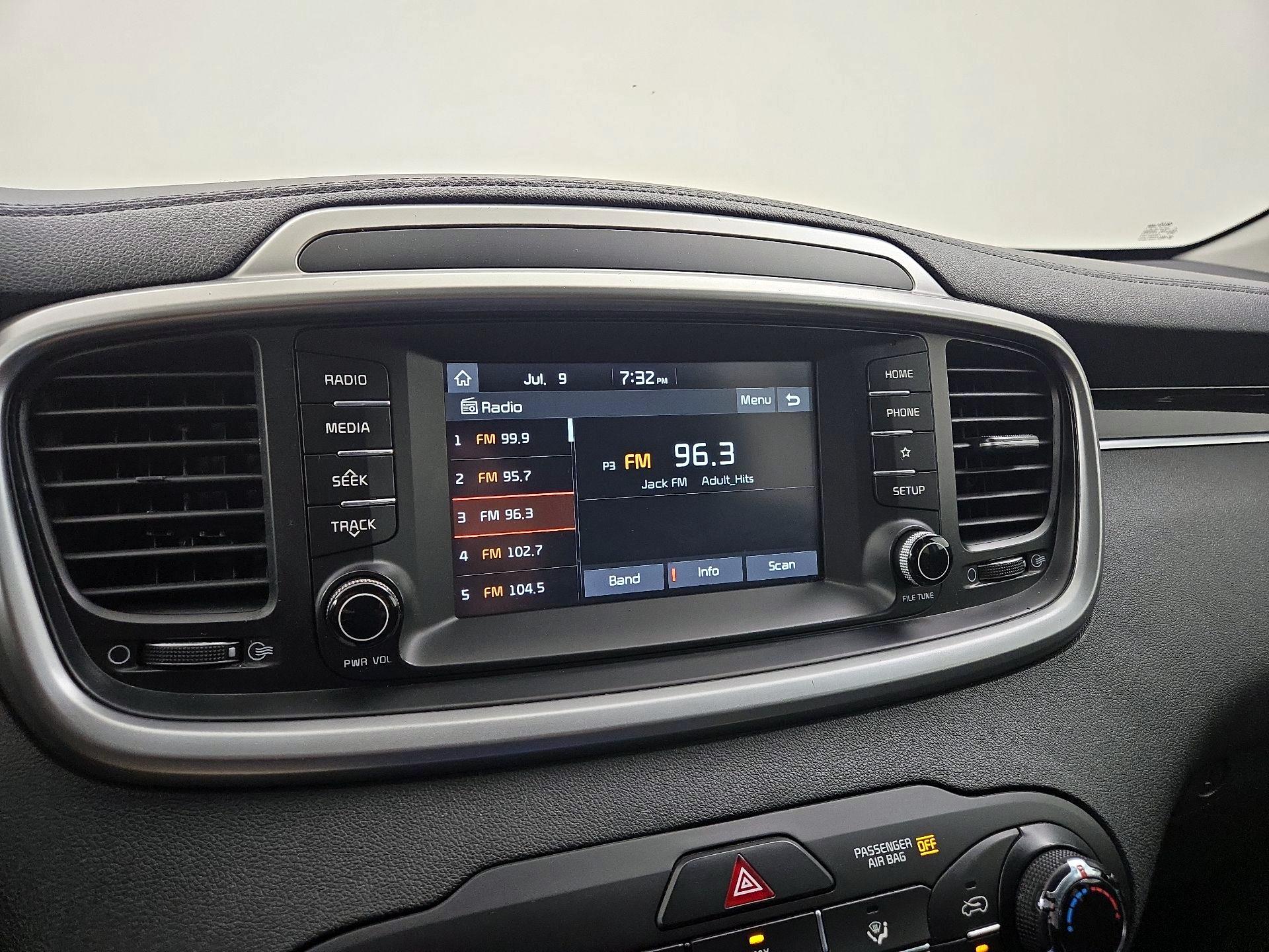 Thumbnail: 2020 Kia Sorento - 15