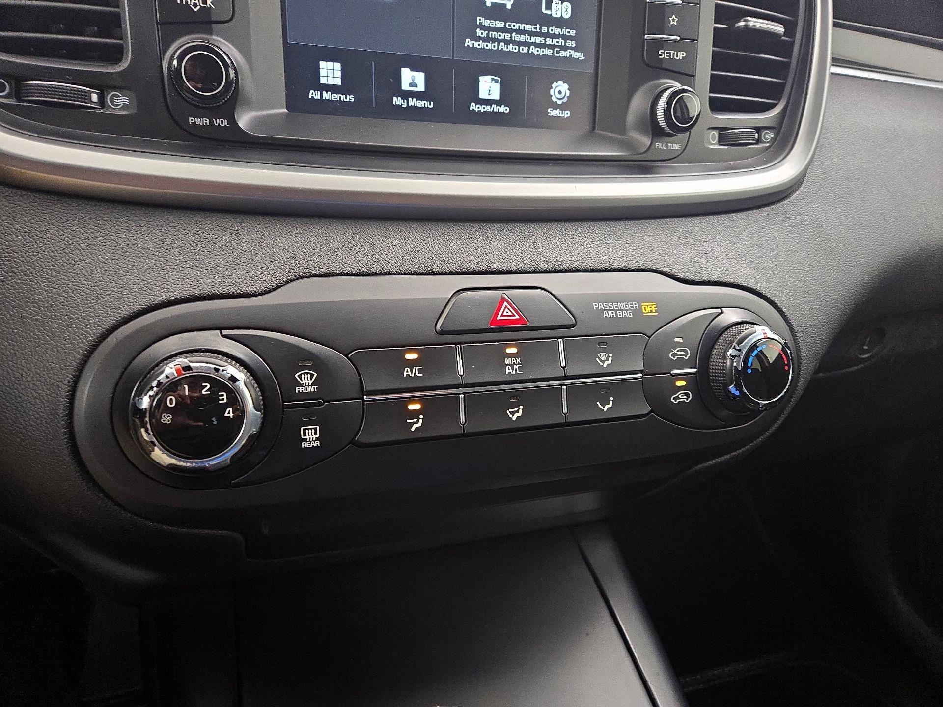 Thumbnail: 2020 Kia Sorento - 16