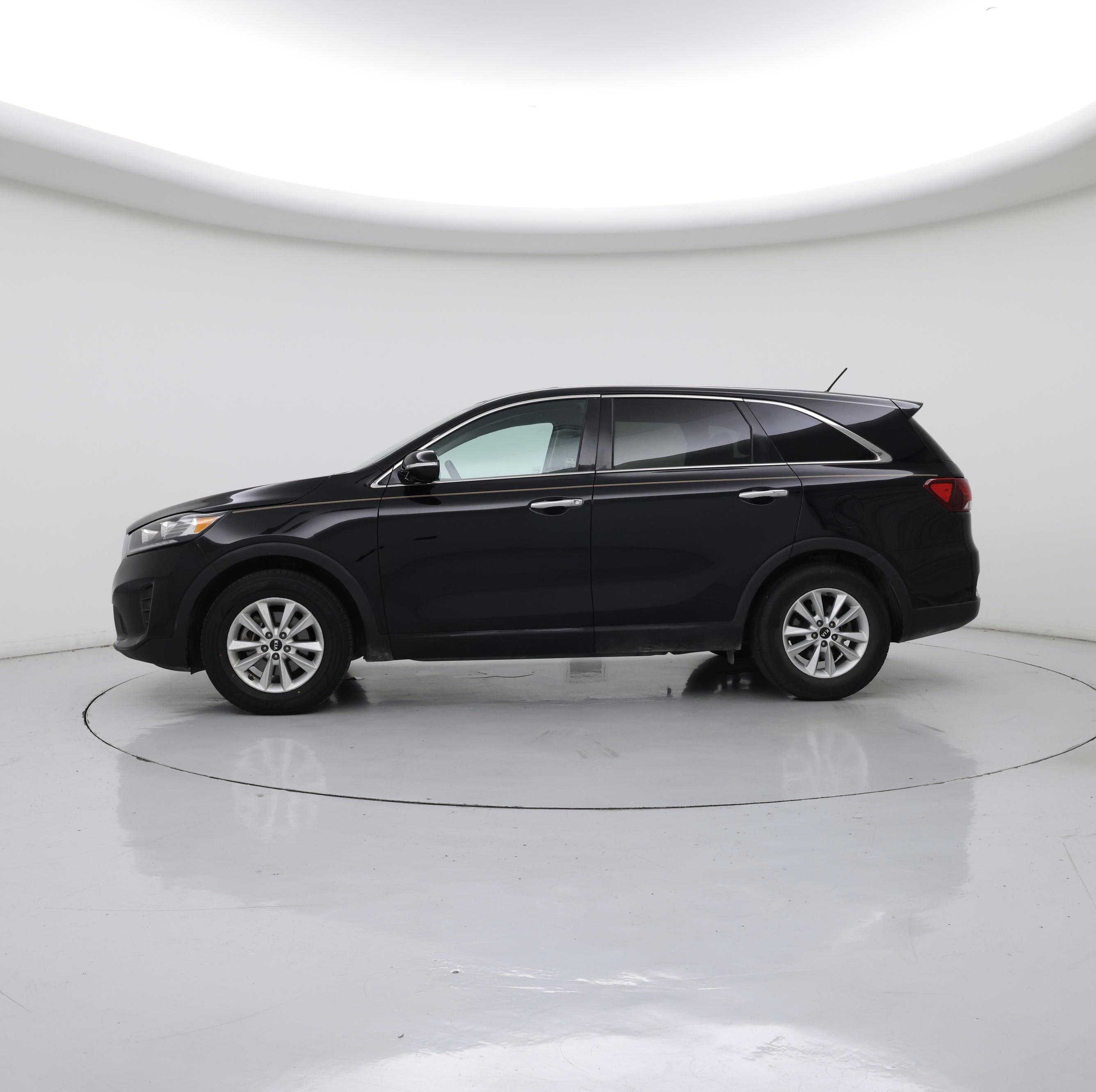 Thumbnail: 2020 Kia Sorento - 3